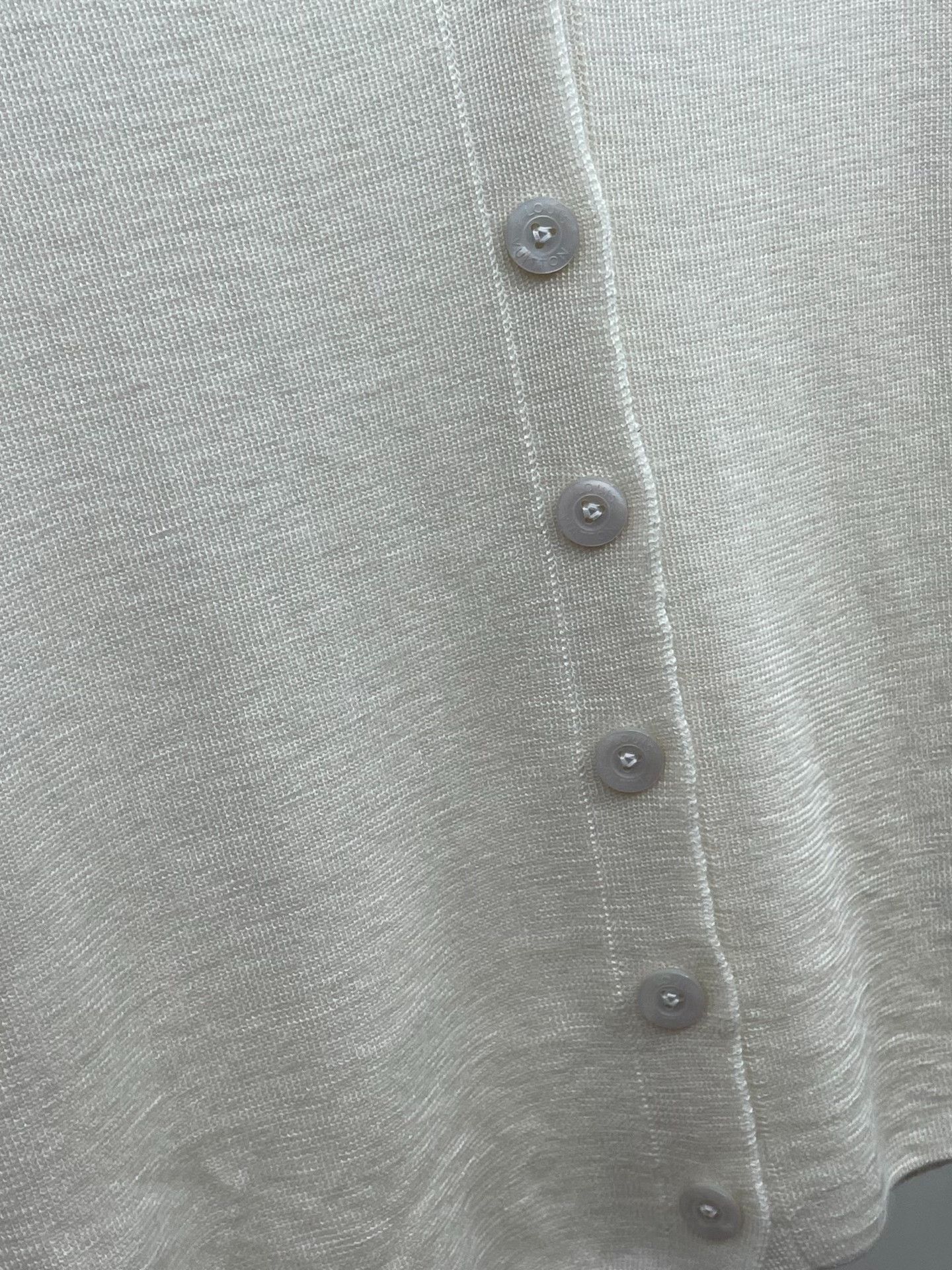Louis Vuitton Louis Vuitton 24 Cashmere Cardigan Size S / US 4 / IT 40 - 6 Thumbnail