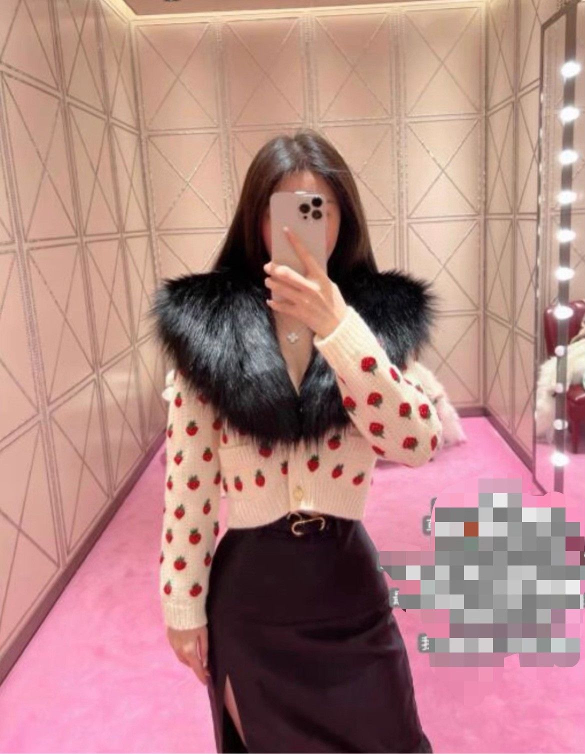 Gucci Gucci Fur Collar Strawberry Jacquard Cardigan Size S / US 4 / IT 40 - 5 Thumbnail