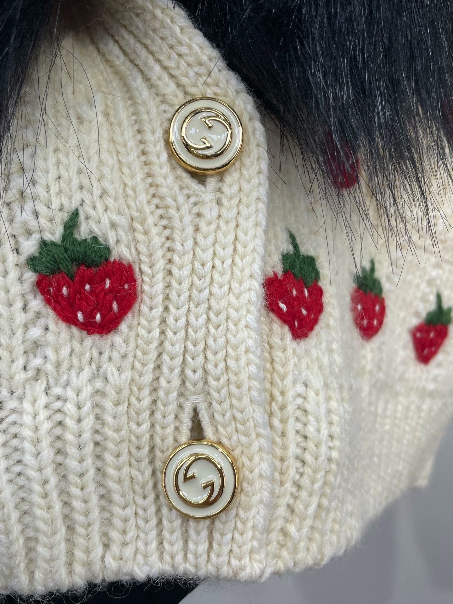 Gucci Gucci Fur Collar Strawberry Jacquard Cardigan Size S / US 4 / IT 40 - 2 Thumbnail