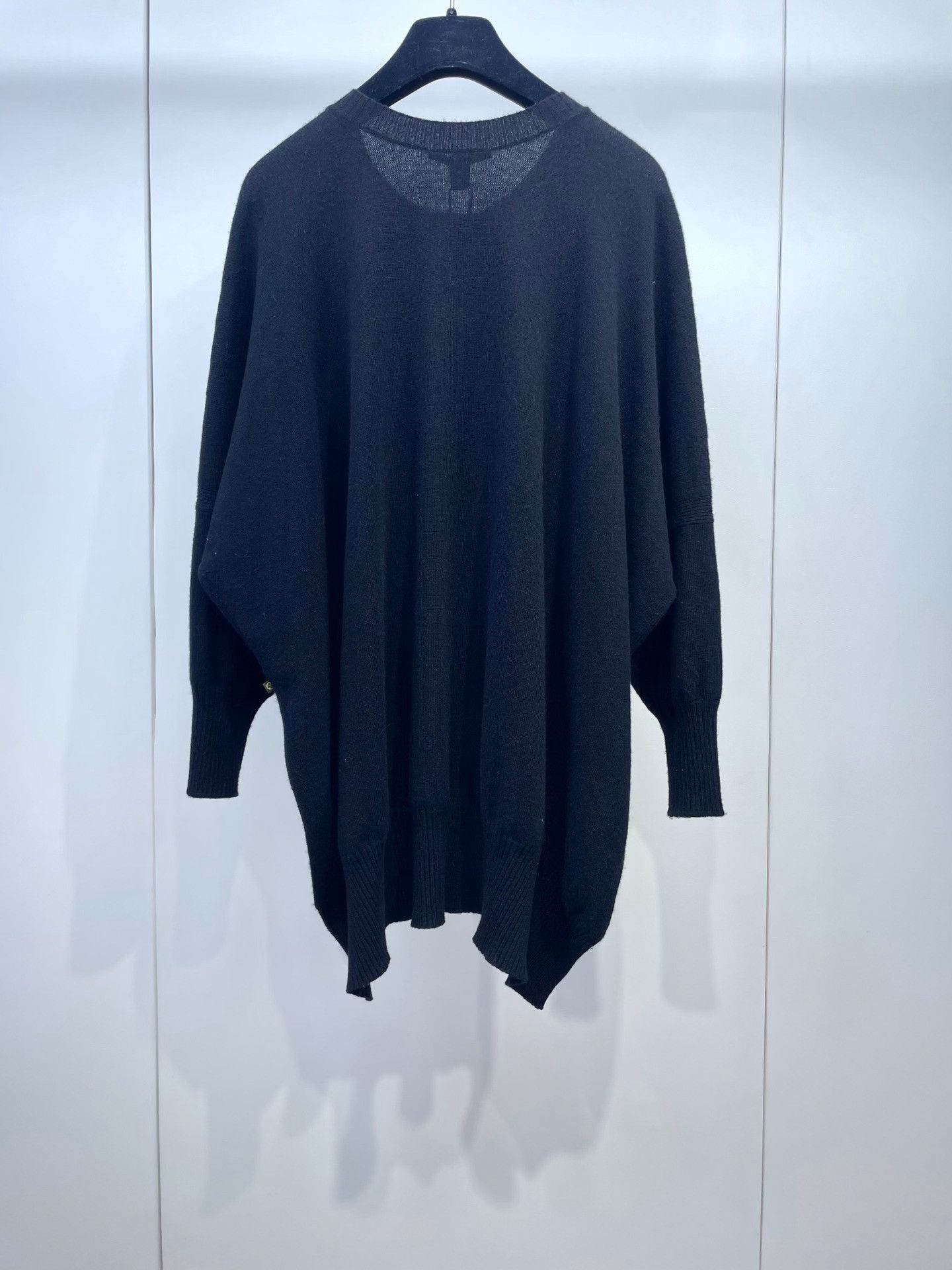 Louis Vuitton LV Black Short Front Long Back Cardigan Size S / US 4 / IT 40 - 2 Thumbnail