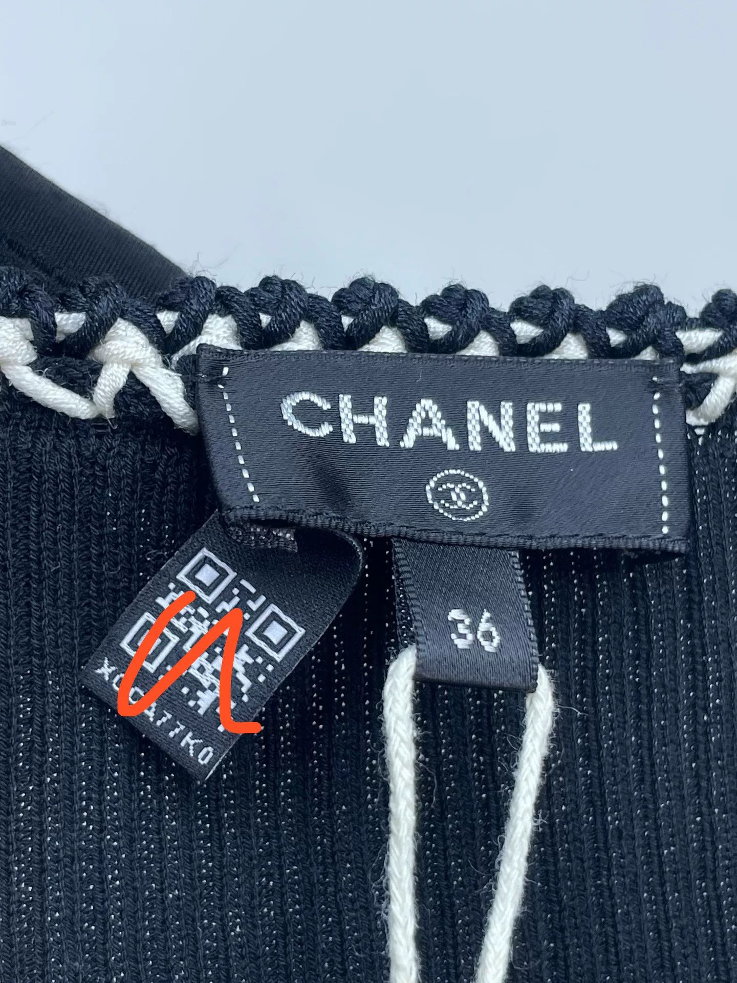 Chanel Chanel Black White Trim Off-Shoulder Knit Top Size XS / US 0-2 / IT 36-38 - 9 Thumbnail