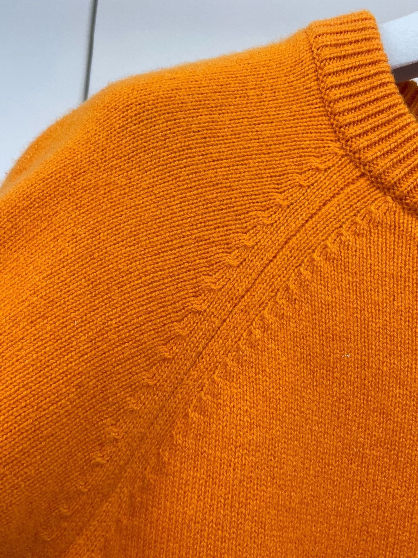Hermes Hermes Orange Cashmere Knit Short-Sleeve Size XS / US 0-2 / IT 36-38 - 3 Thumbnail