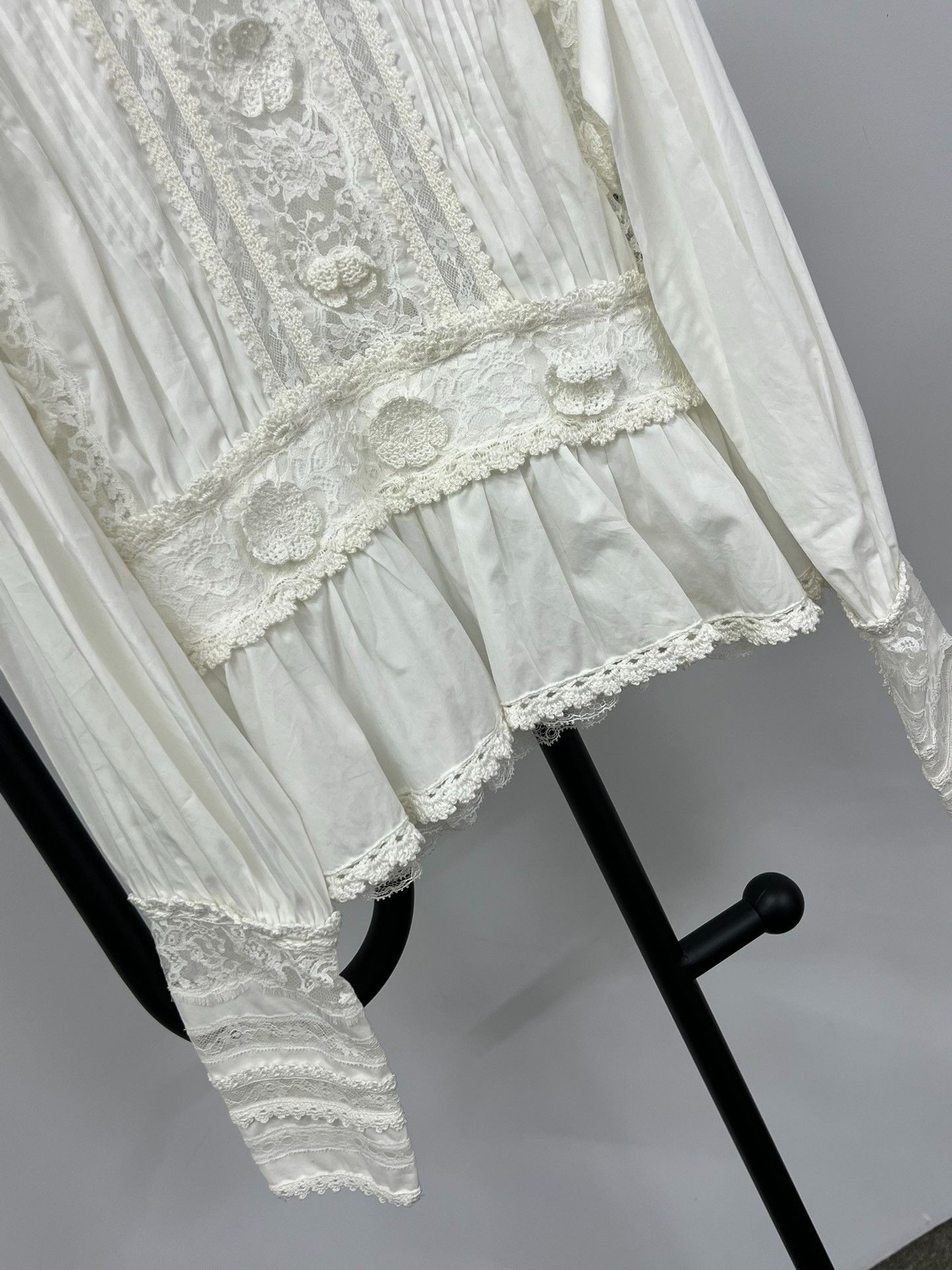 Dolce & Gabbana Dolce&Gabbana White Lace Court Shirt Size M / US 6-8 / IT 42-44 - 3 Thumbnail