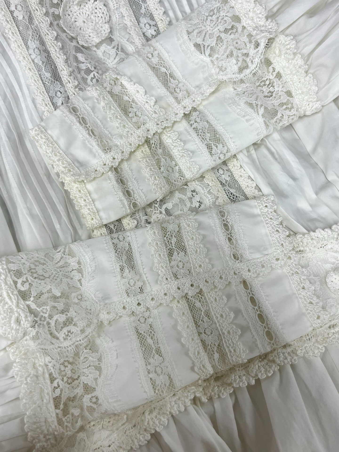 Dolce & Gabbana Dolce&Gabbana White Lace Court Shirt Size M / US 6-8 / IT 42-44 - 5 Thumbnail
