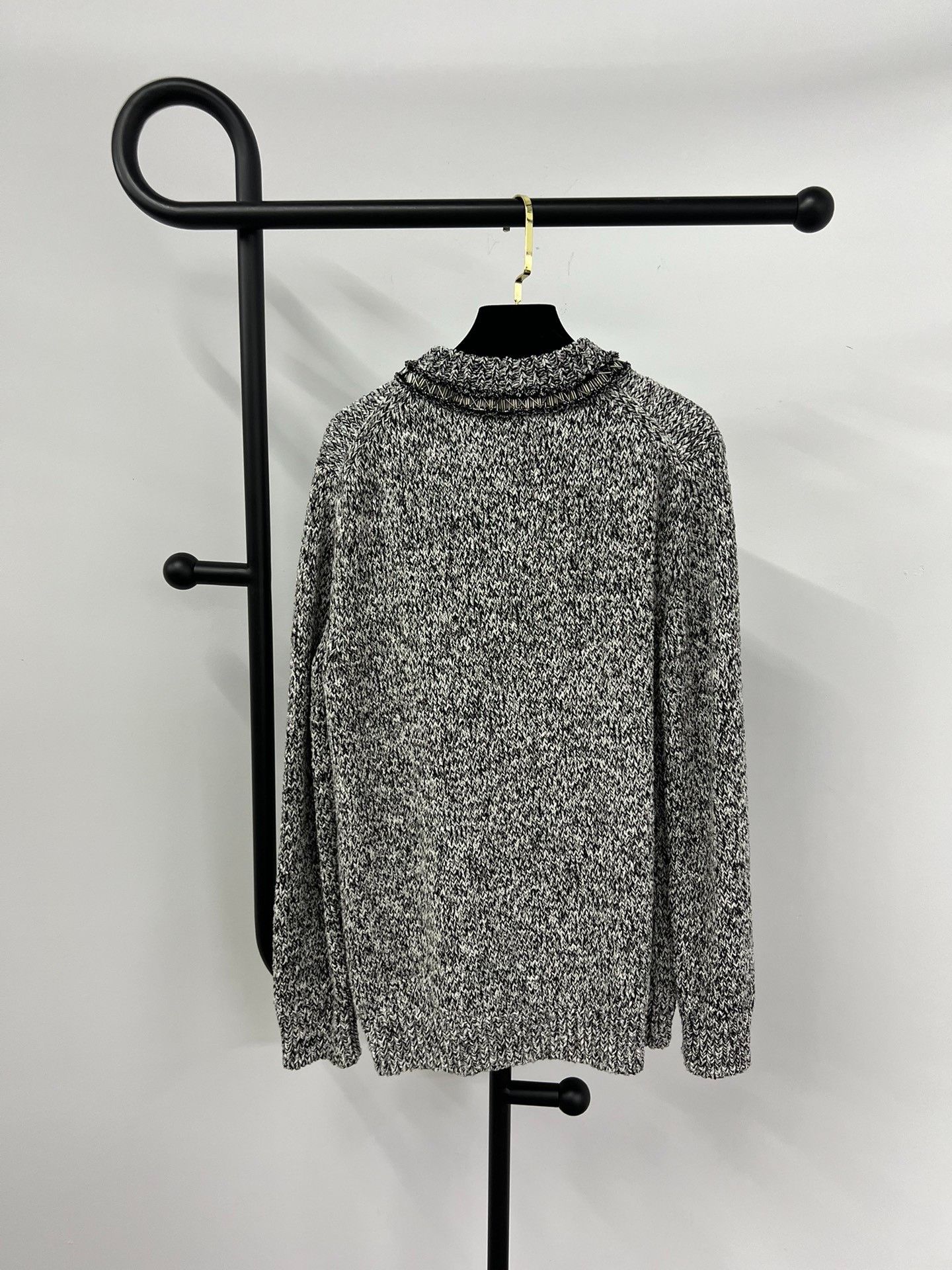 Louis Vuitton LV Gray Beaded Collar Knit Cardigan Size S / US 4 / IT 40 - 3 Thumbnail