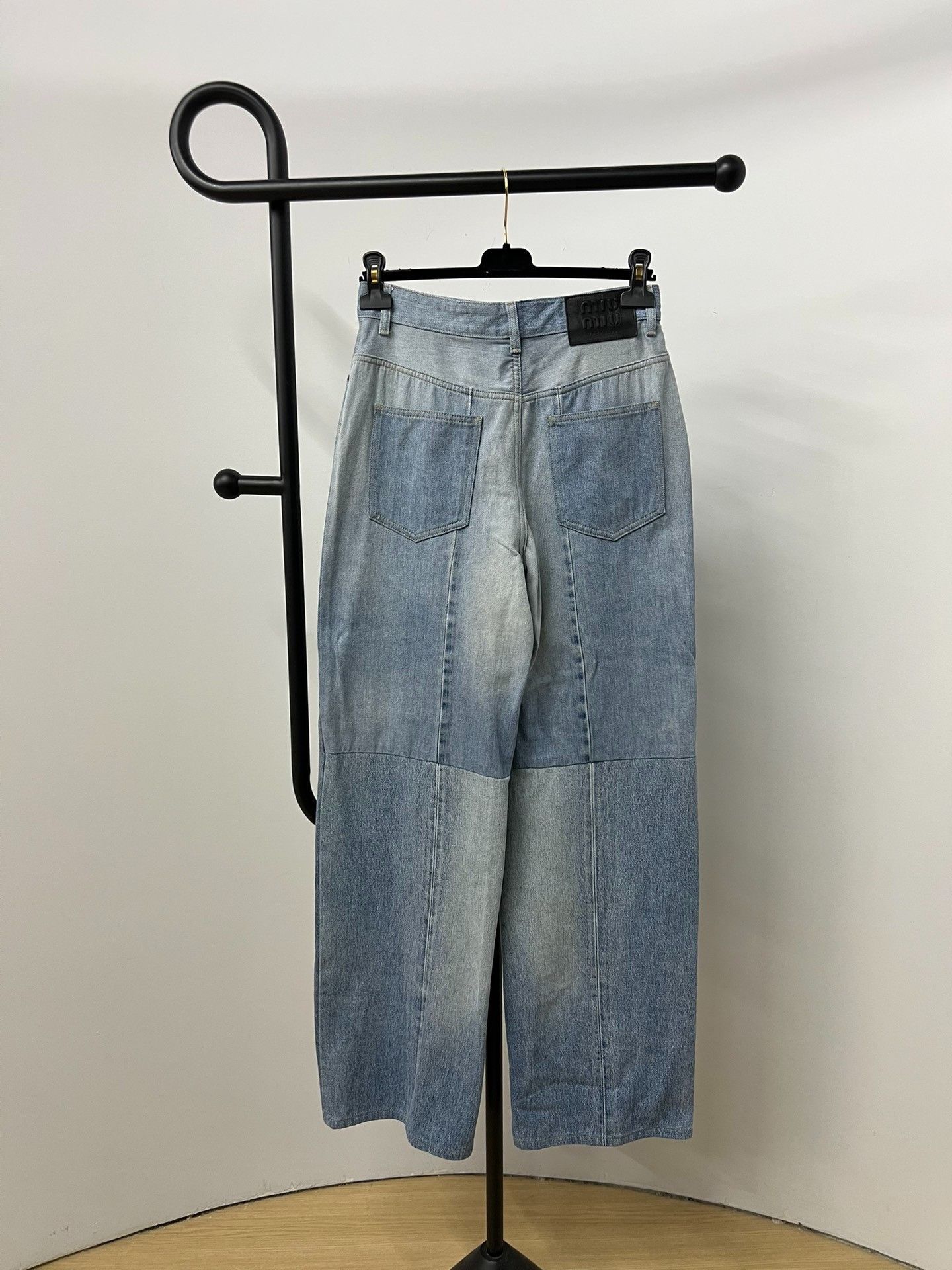 Miu Miu Miu Miu Colorblock Washed Wide-Leg Jeans Size 25" / US 0 / IT 36 - 2 Thumbnail