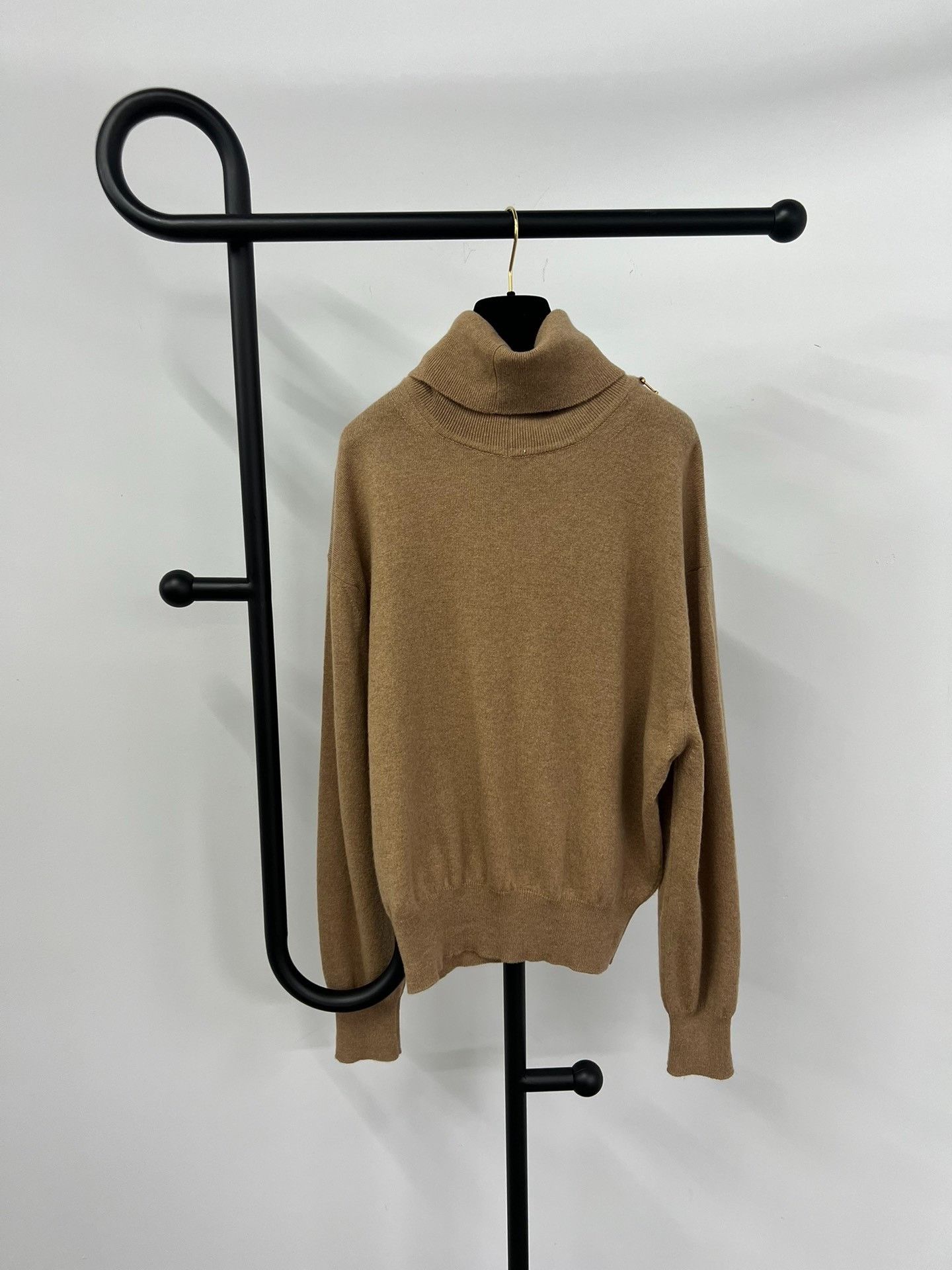 Louis Vuitton LV Cashmere Turtleneck Sweater Size XS / US 0-2 / IT 36-38 - 4 Thumbnail