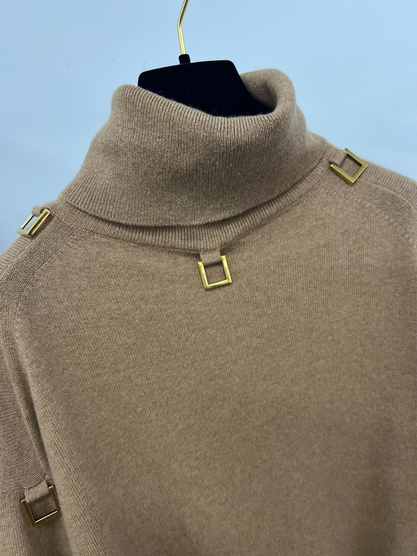Louis Vuitton LV Cashmere Turtleneck Sweater Size XS / US 0-2 / IT 36-38 - 2 Thumbnail