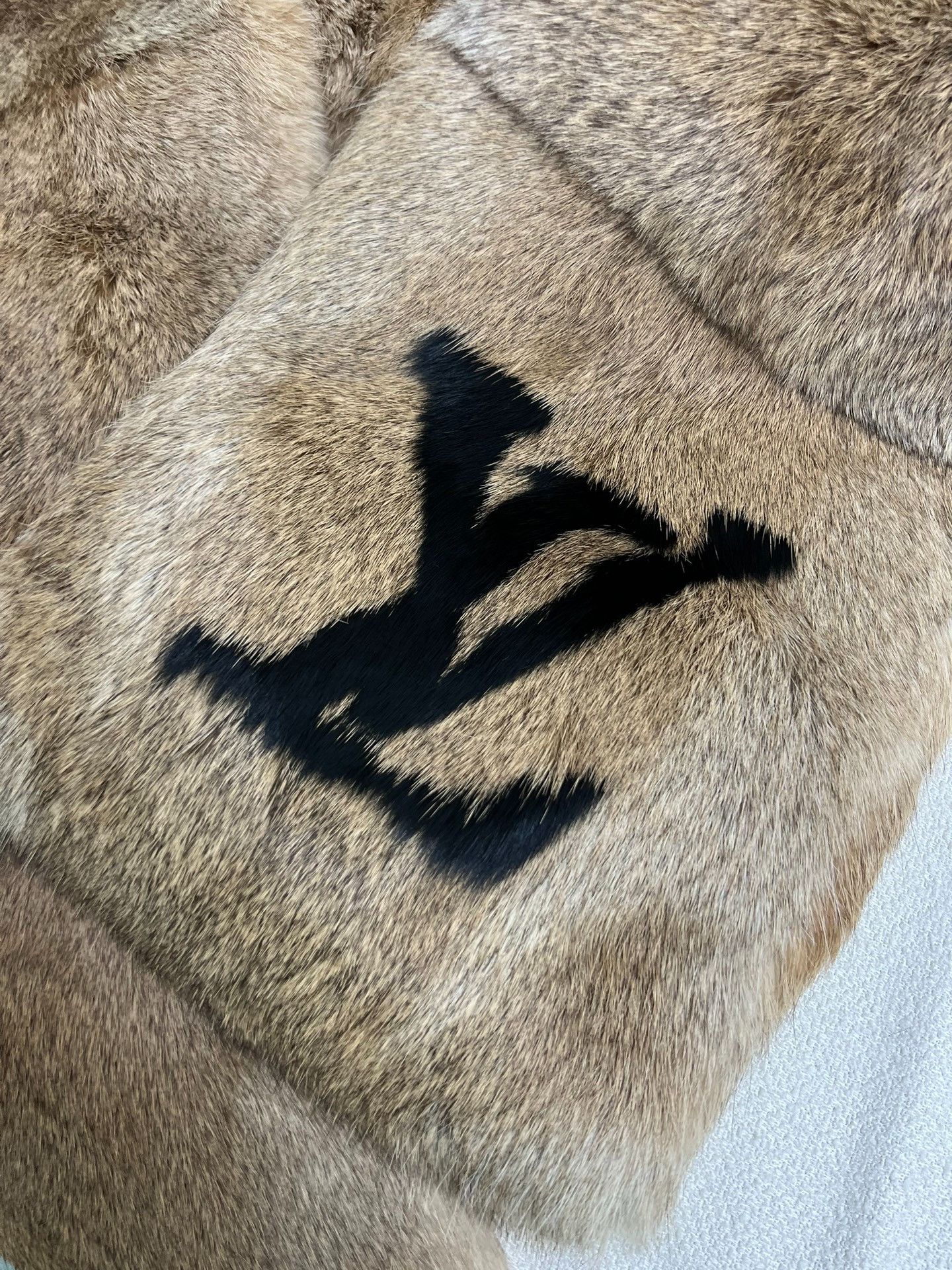 Louis Vuitton LV Rabbit Fur Scarf Size ONE SIZE - 5 Thumbnail