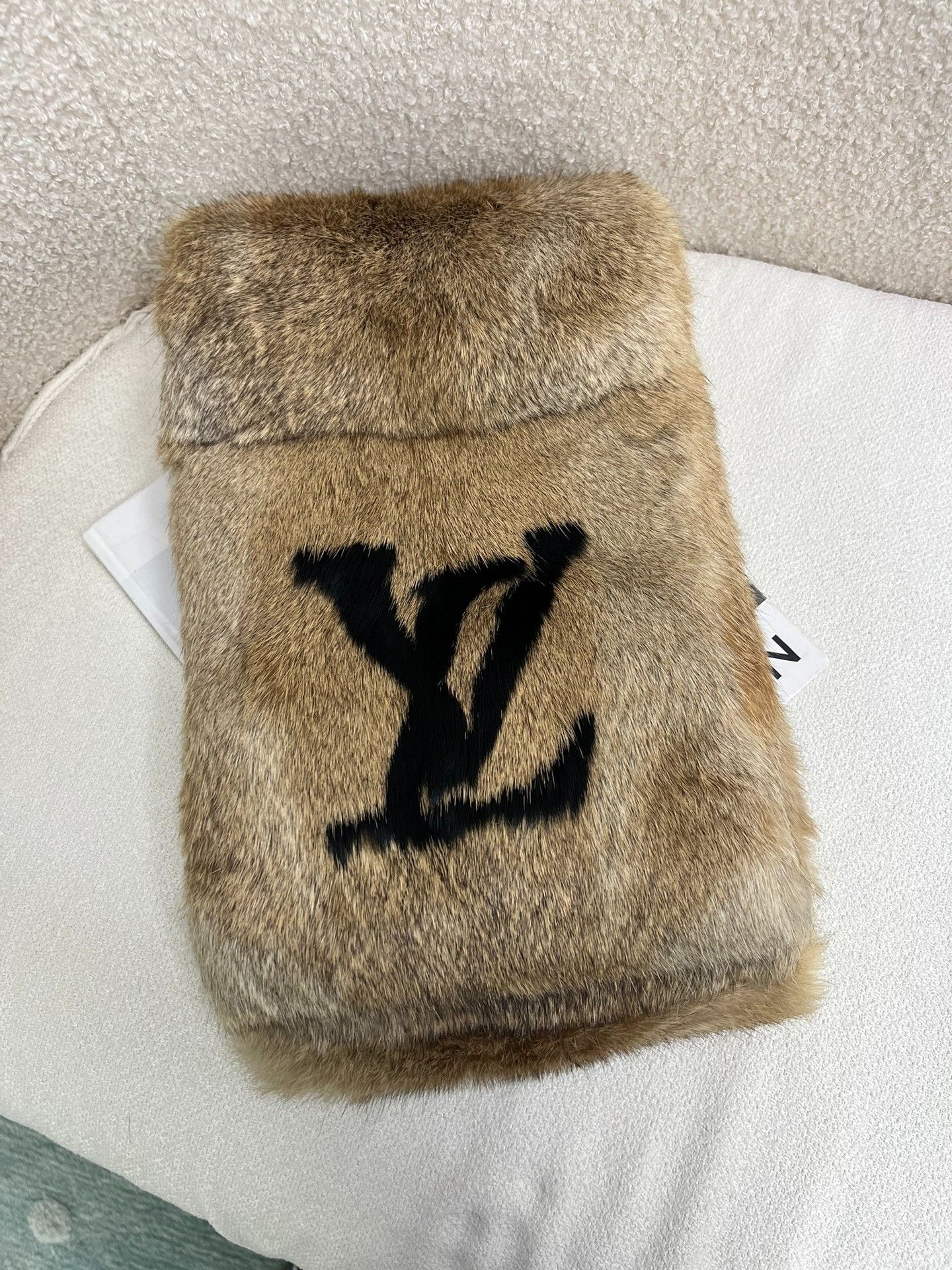 Louis Vuitton LV Rabbit Fur Scarf Size ONE SIZE - 4 Thumbnail
