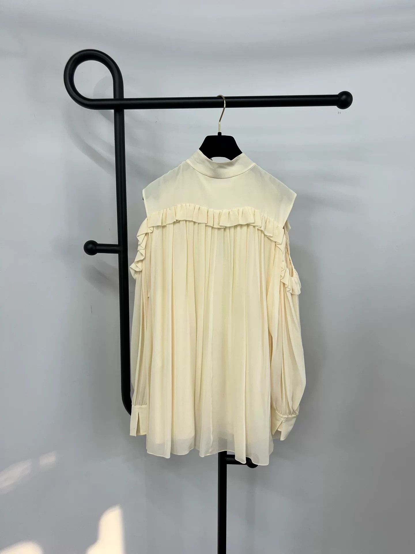 Chloe Chloe Silk Off-Shoulder Blouse Size S / US 4 / IT 40 - 2 Thumbnail