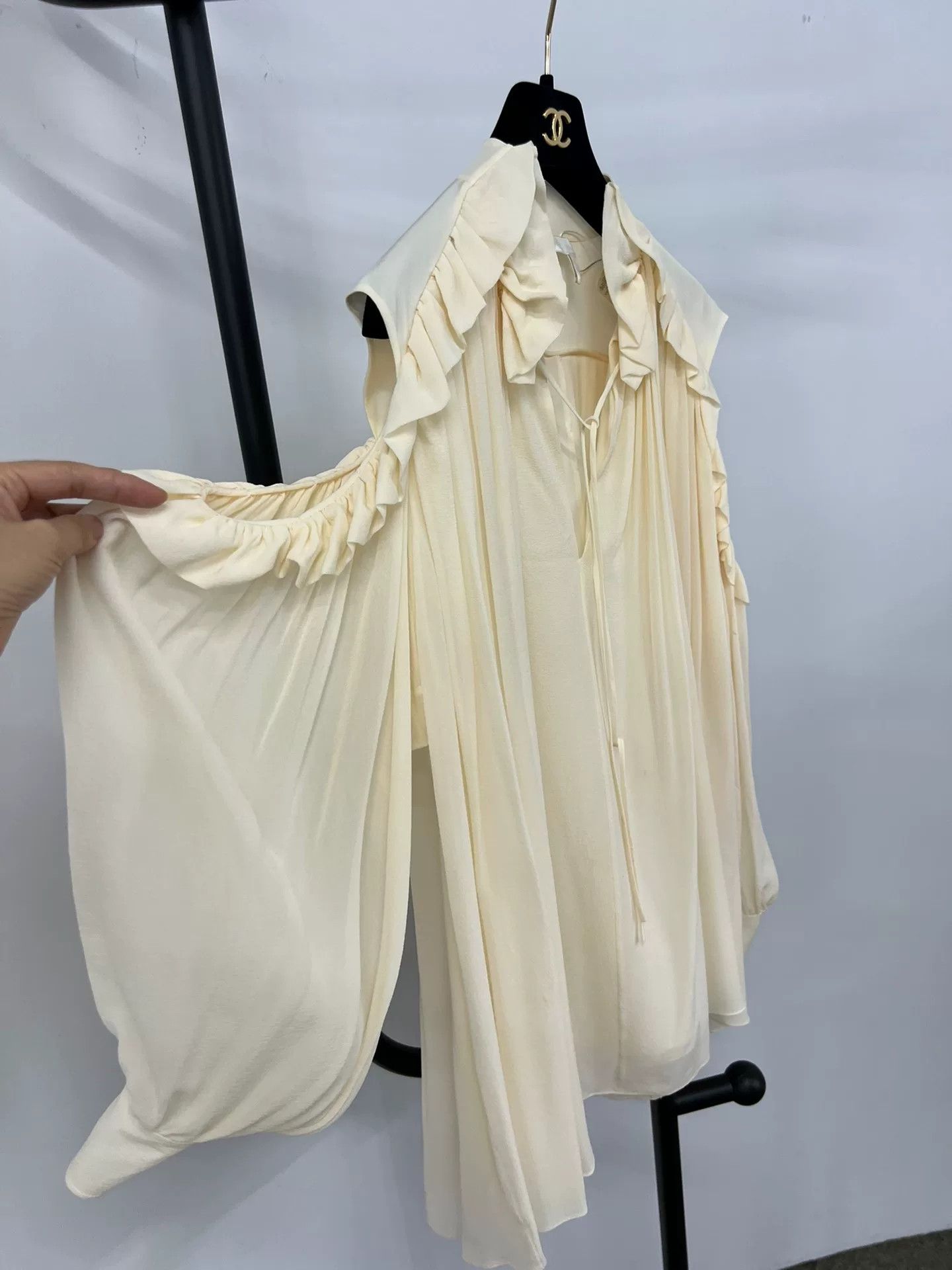 Chloe Chloe Silk Off-Shoulder Blouse Size S / US 4 / IT 40 - 4 Thumbnail