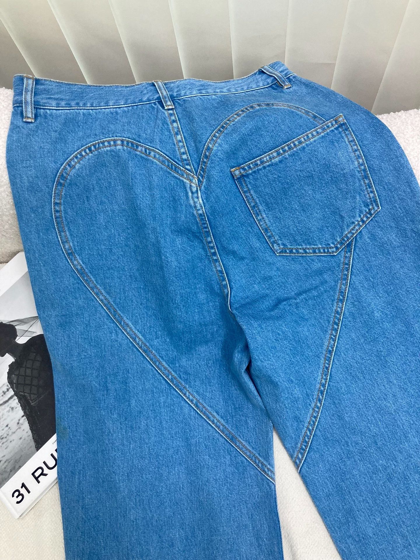 Area Area Blue Heart Ripped Rhinestone Jeans Size 26" / US 2 / IT 38 - 5 Thumbnail