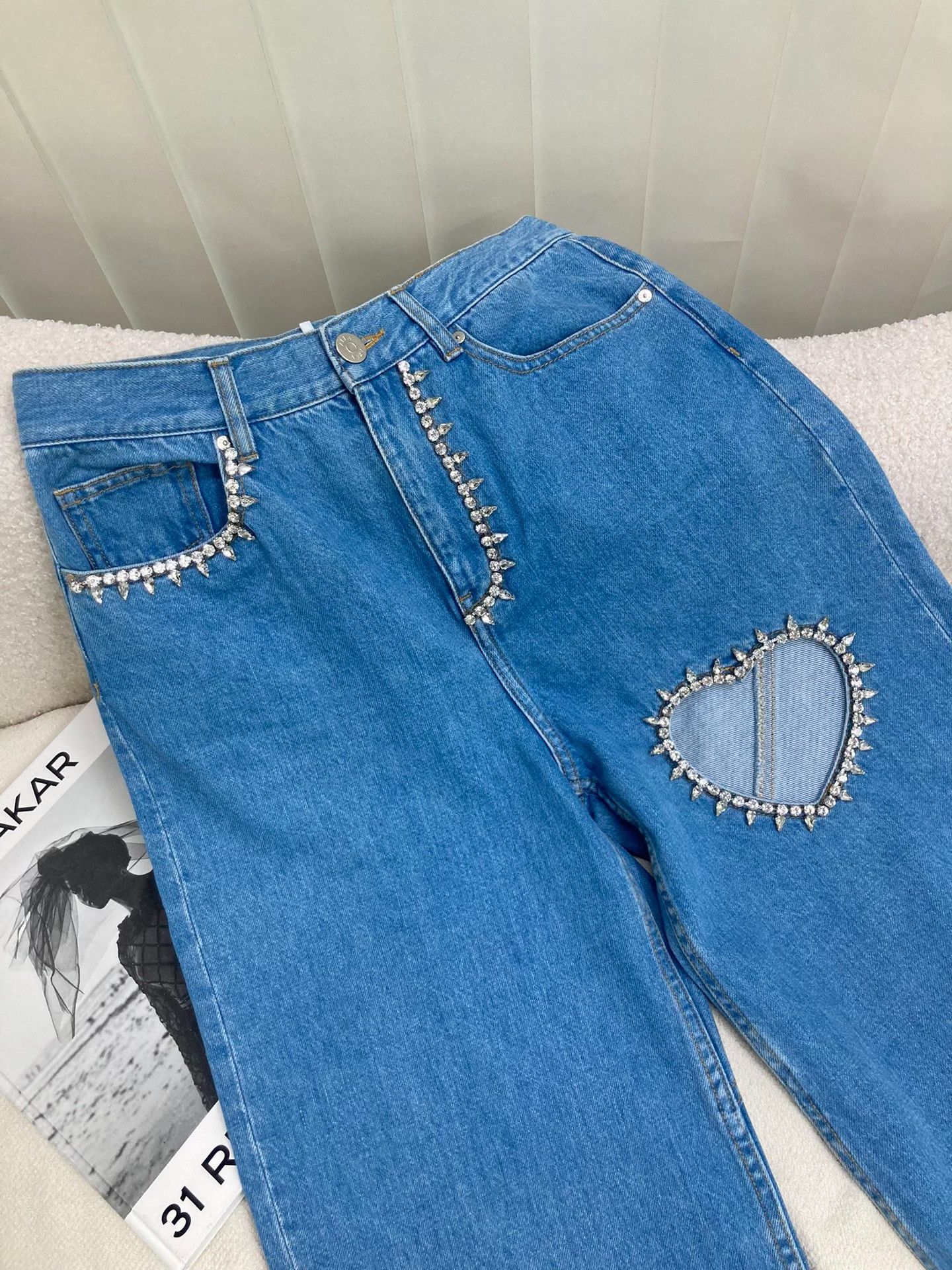 Area Area Blue Heart Ripped Rhinestone Jeans Size 26" / US 2 / IT 38 - 2 Thumbnail