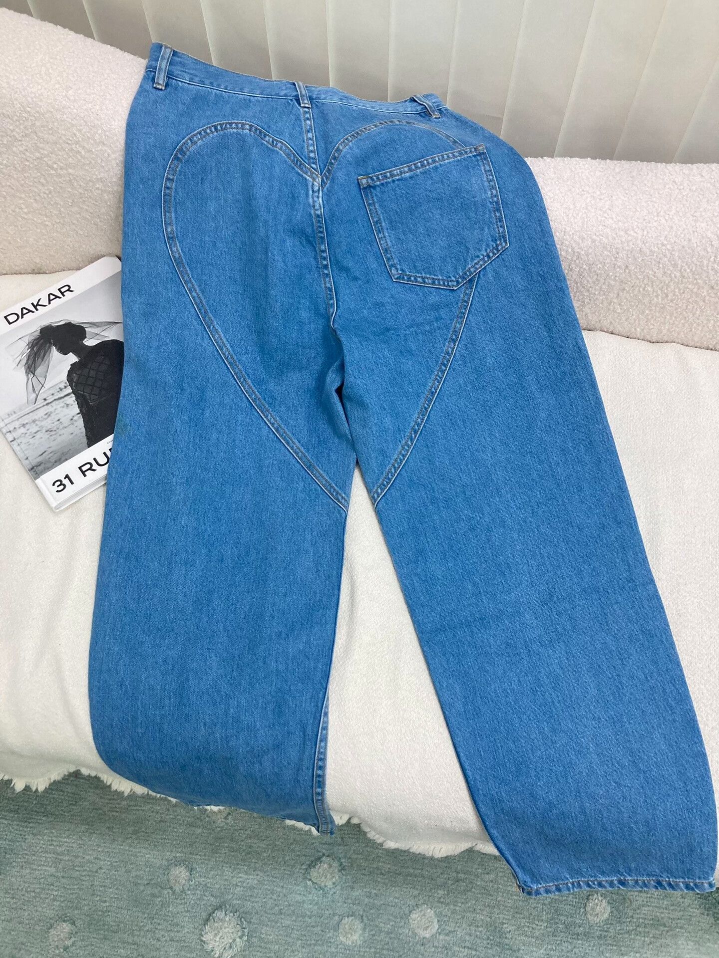 Area Area Blue Heart Ripped Rhinestone Jeans Size 26" / US 2 / IT 38 - 4 Thumbnail