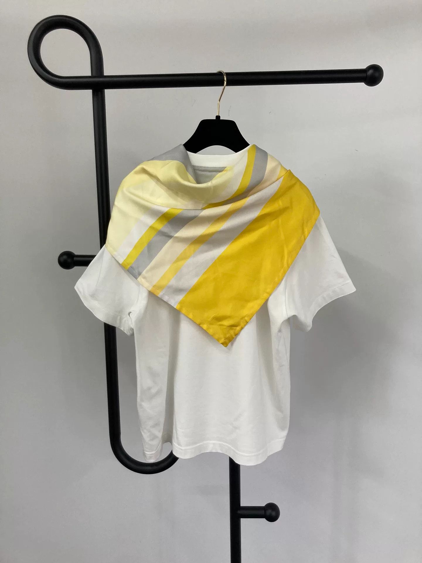 Bottega Veneta BV 25SS Silk Scarf Short-Sleeve T-Shirt Size XS / US 0-2 / IT 36-38 - 3 Thumbnail
