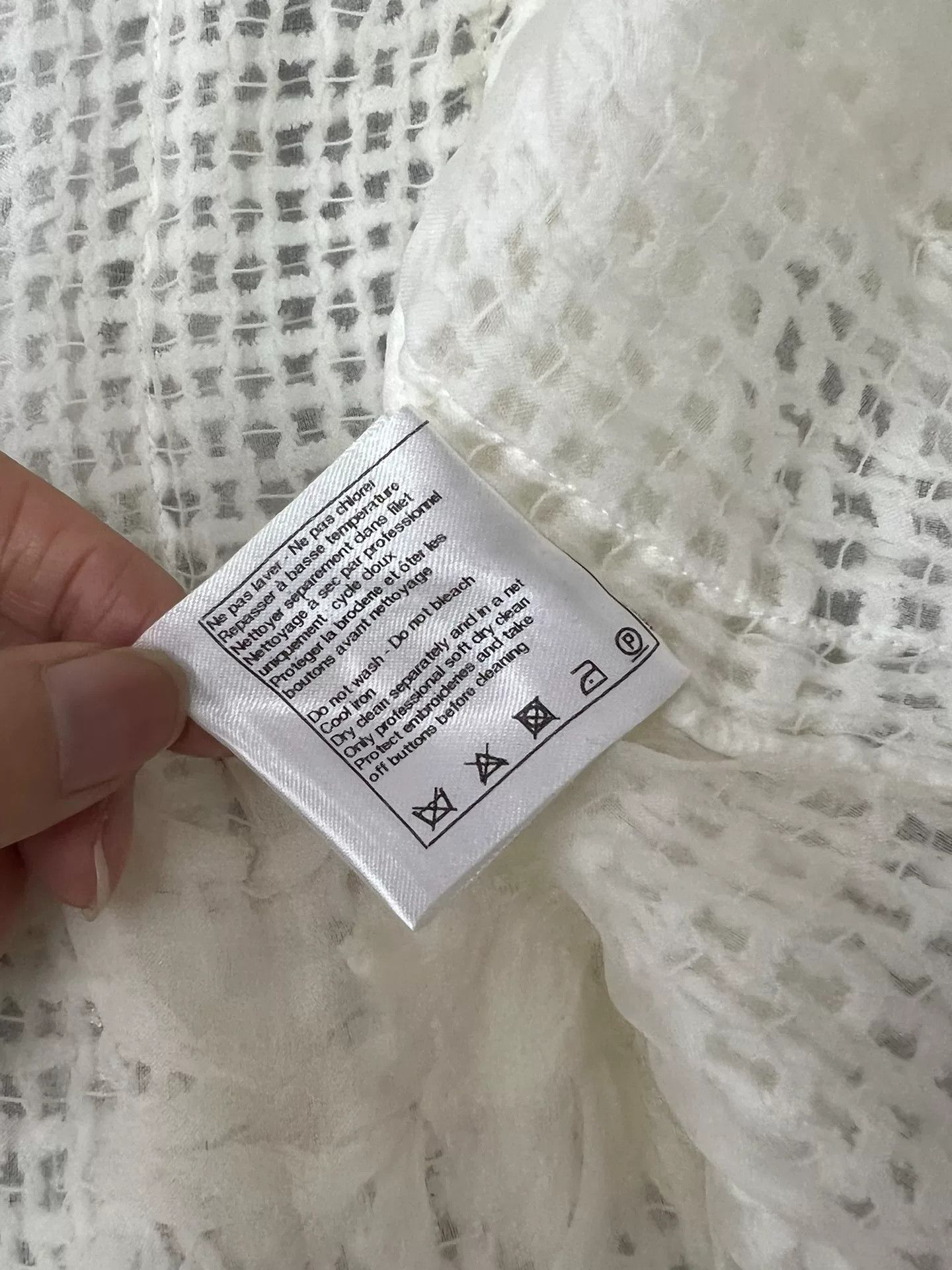 Chanel Chanel White Silk Camellia Cardigan Size XXS / US 00 / IT 34 - 7 Thumbnail