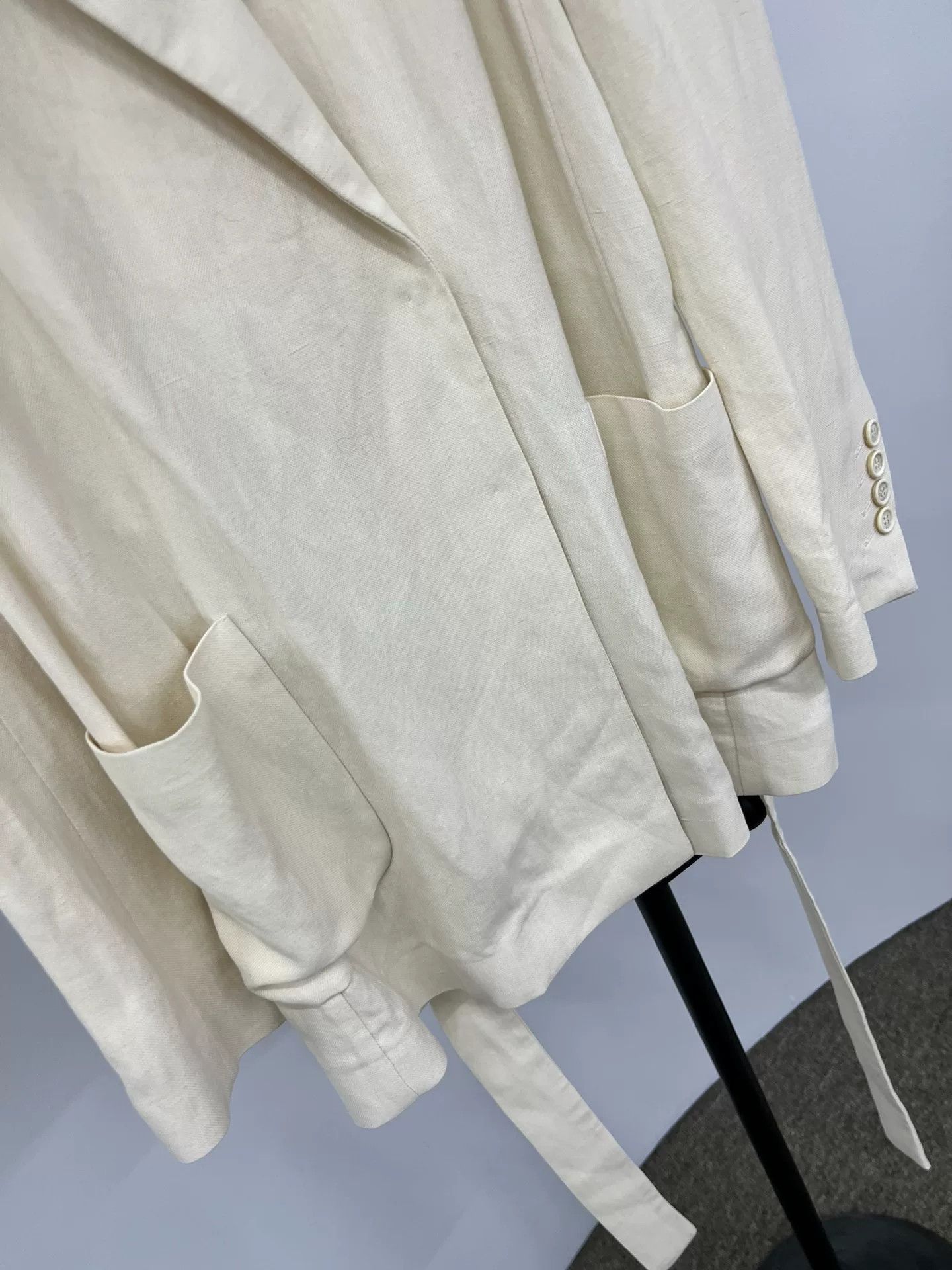 Brunello Cucinelli Brunello Cucinelli Beige Belted Blazer S Size S / US 4 / IT 40 - 3 Thumbnail