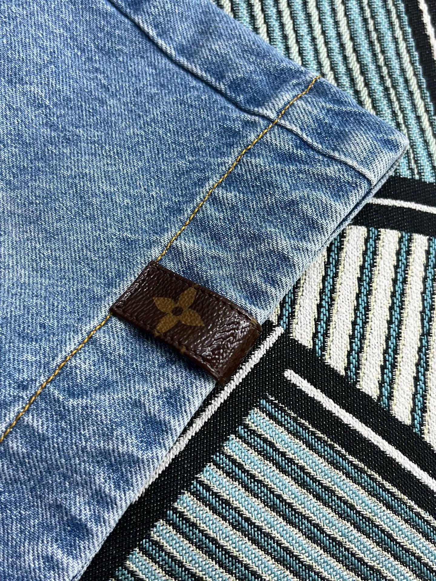 Louis Vuitton LV High-Waist Denim Shorts Size 34" / US 12 / IT 48 - 4 Thumbnail
