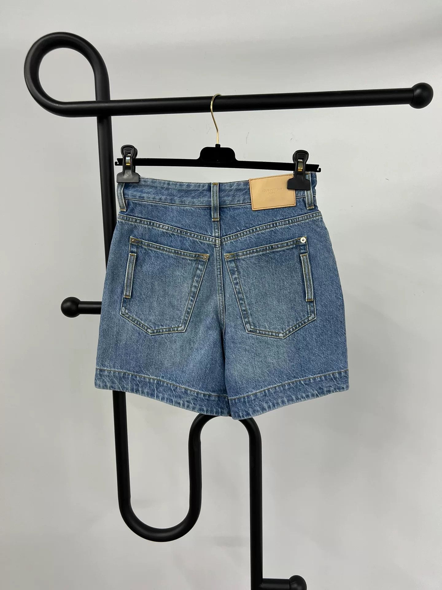 Louis Vuitton LV High-Waist Denim Shorts Size 34" / US 12 / IT 48 - 2 Thumbnail