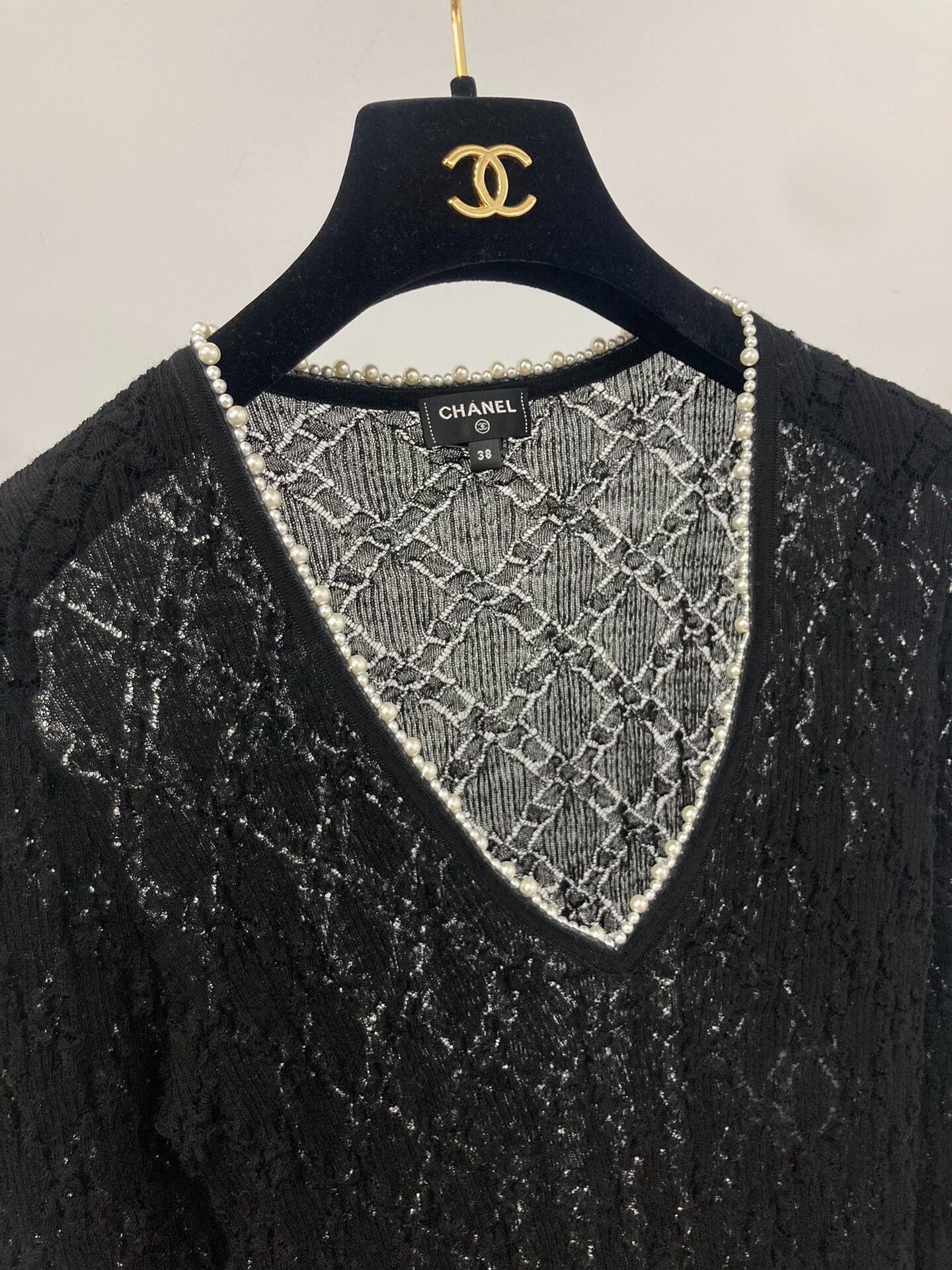 Chanel Chanel Black Pearl V-Neck Knit Top Size S / US 4 / IT 40 - 2 Thumbnail