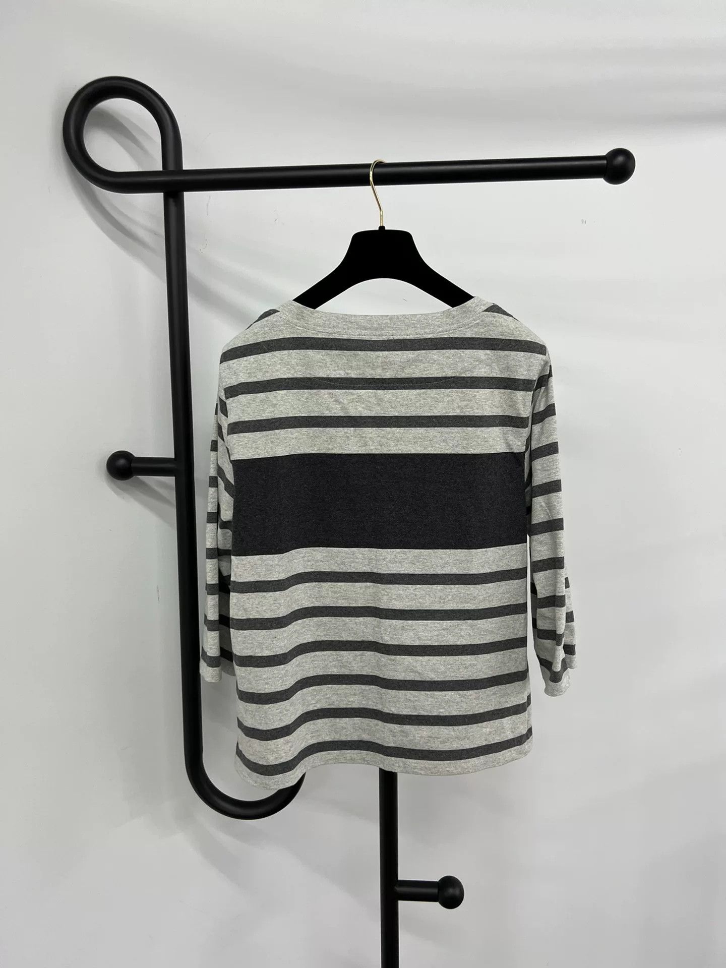 Hermes Hermes Black Gray Stripe Mid-Sleeve T-Shirt Size XS / US 0-2 / IT 36-38 - 2 Thumbnail