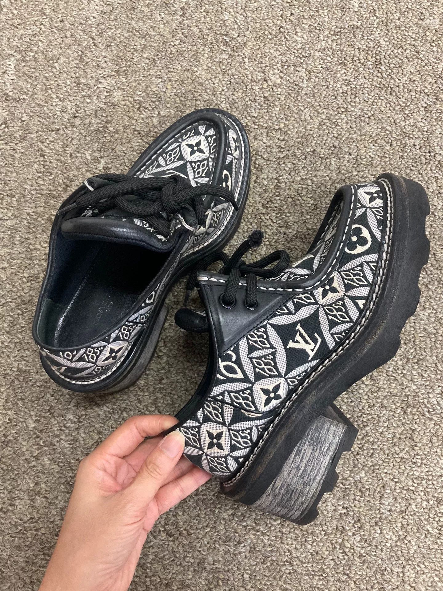 Louis Vuitton Louis Vuitton 1854 Limited Lace-up Sneakers Size US 5 / IT 35 - 2 Thumbnail