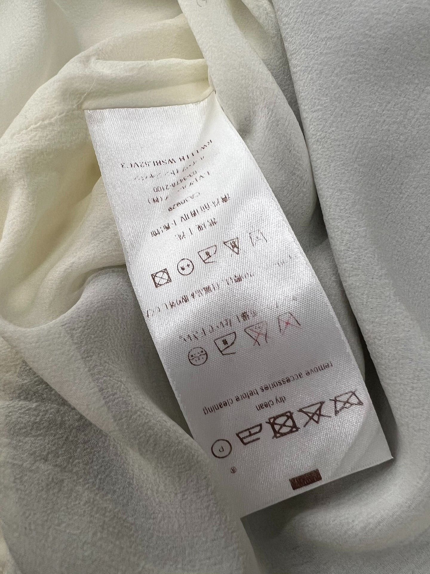 Louis Vuitton LV Silk Short-Sleeve Face Print Top Size S / US 4 / IT 40 - 5 Thumbnail