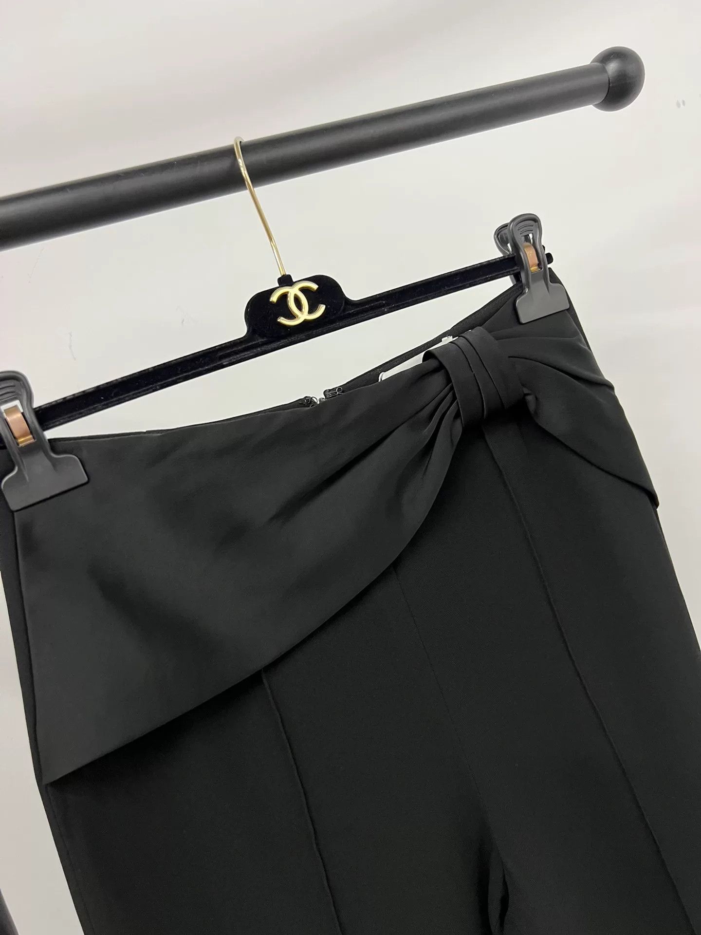 Jonathan Simkhai Jonathan Simkhai Black Waist Bow Trousers Size 26" / US 2 / IT 38 - 3 Thumbnail