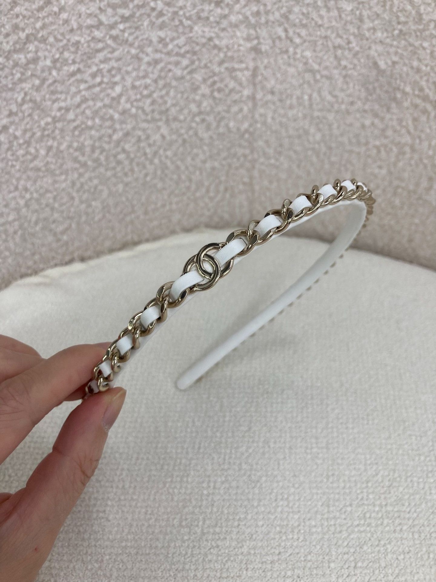 Chanel Chanel White Double C Logo Hair Hoop Size ONE SIZE - 6 Thumbnail