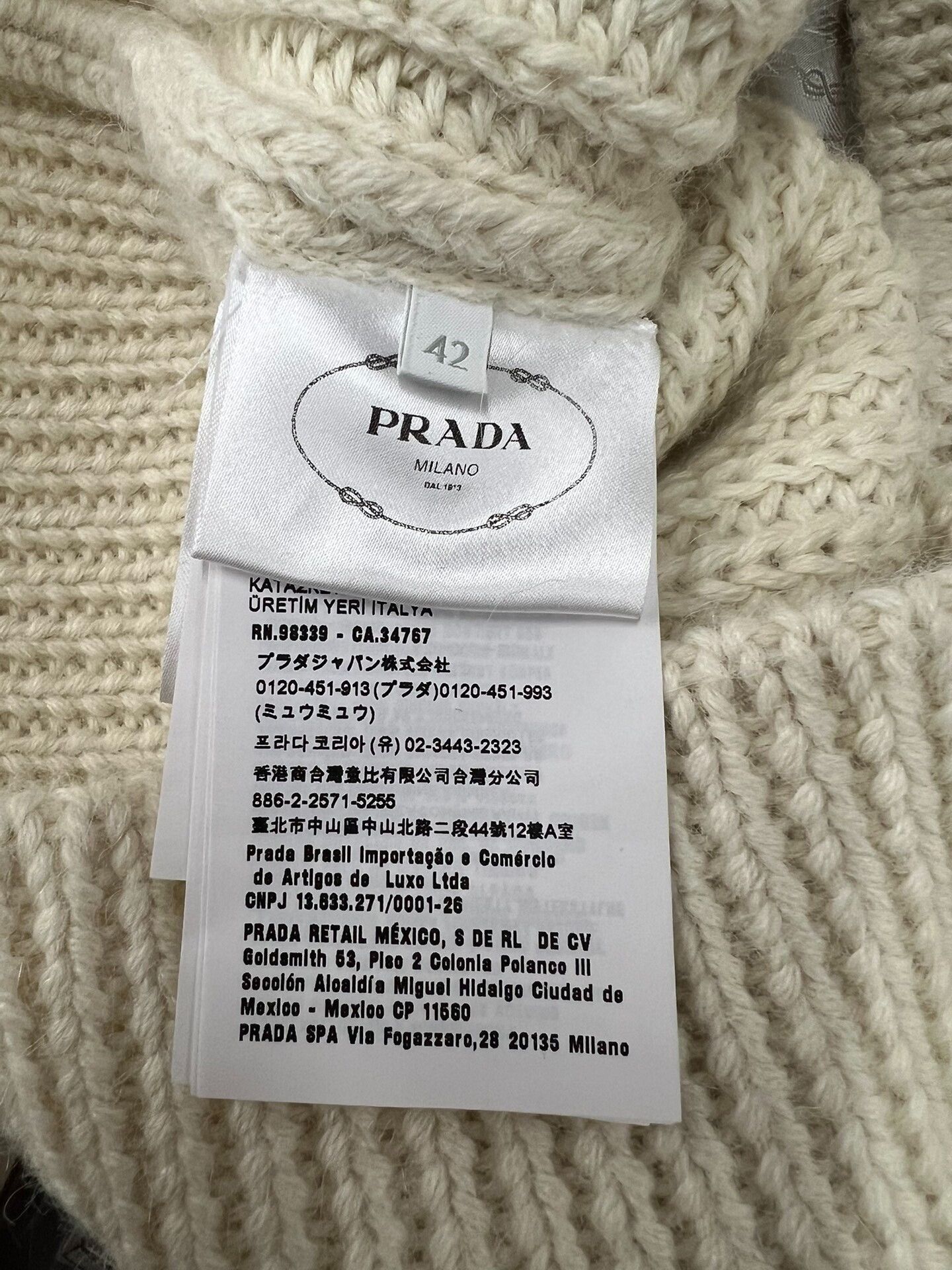 Prada Prada Beige Fur Knit Coat Size US XS / EU 42 / 0 - 6 Thumbnail