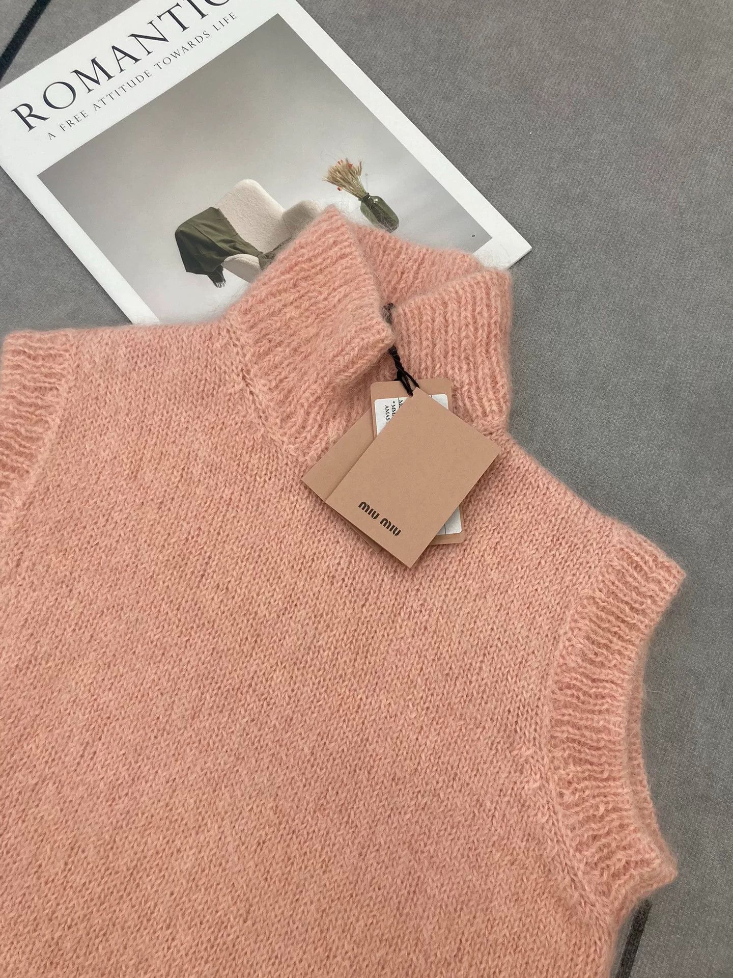 Miu Miu Miu Miu Pink Mohair Sleeveless Cropped Top Size XS / US 0-2 / IT 36-38 - 2 Thumbnail