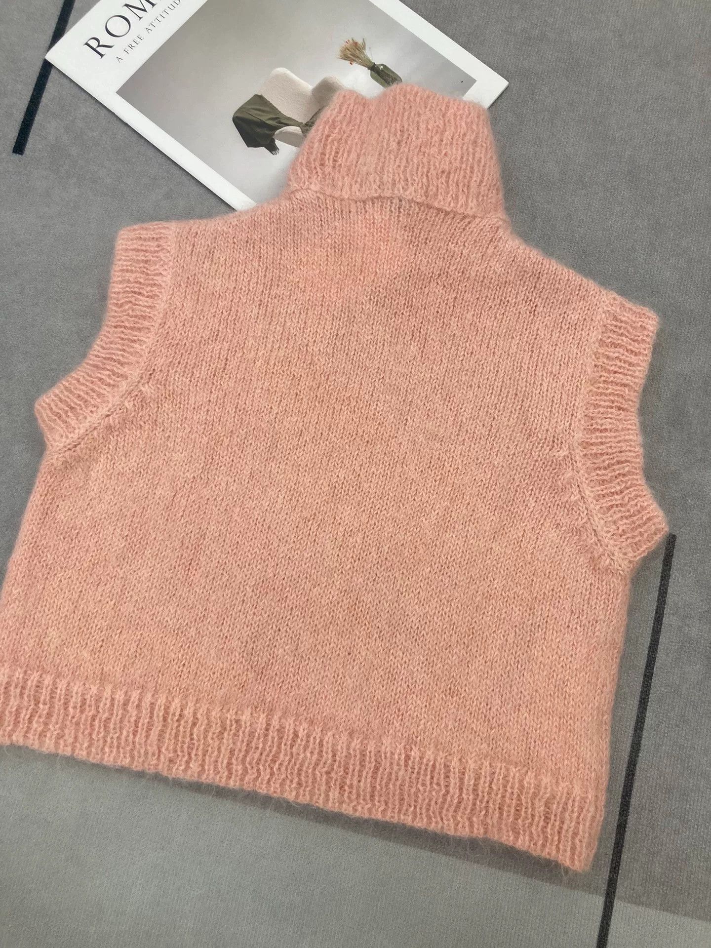 Miu Miu Miu Miu Pink Mohair Sleeveless Cropped Top Size XS / US 0-2 / IT 36-38 - 3 Thumbnail
