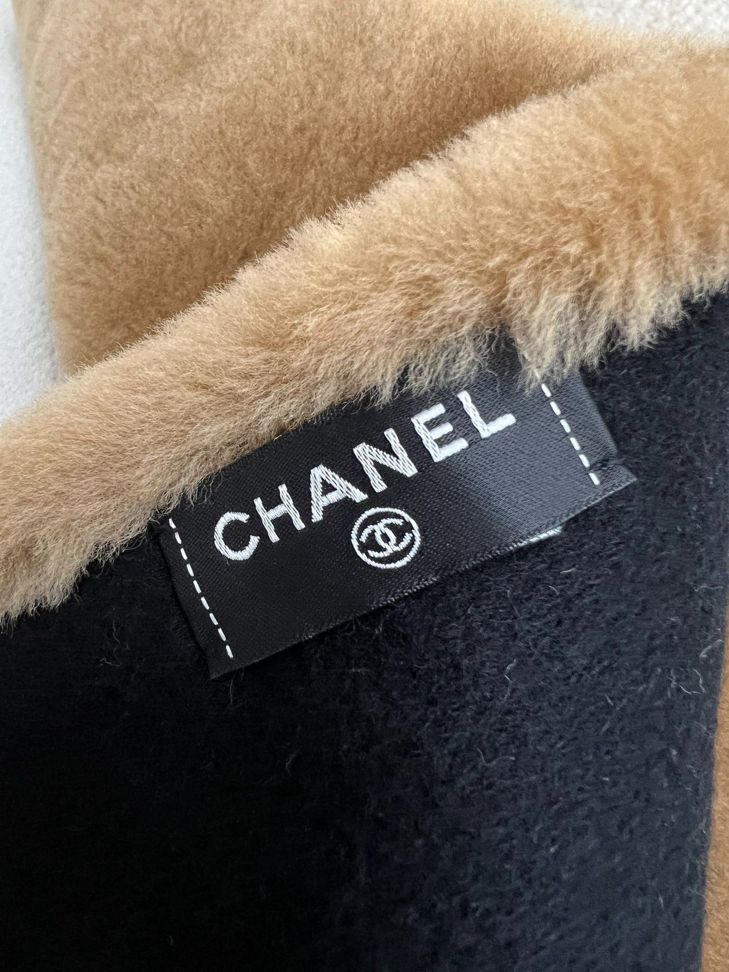 Chanel Chanel Coco Neige Brown Double C Fur Scarf Size ONE SIZE - 6 Thumbnail