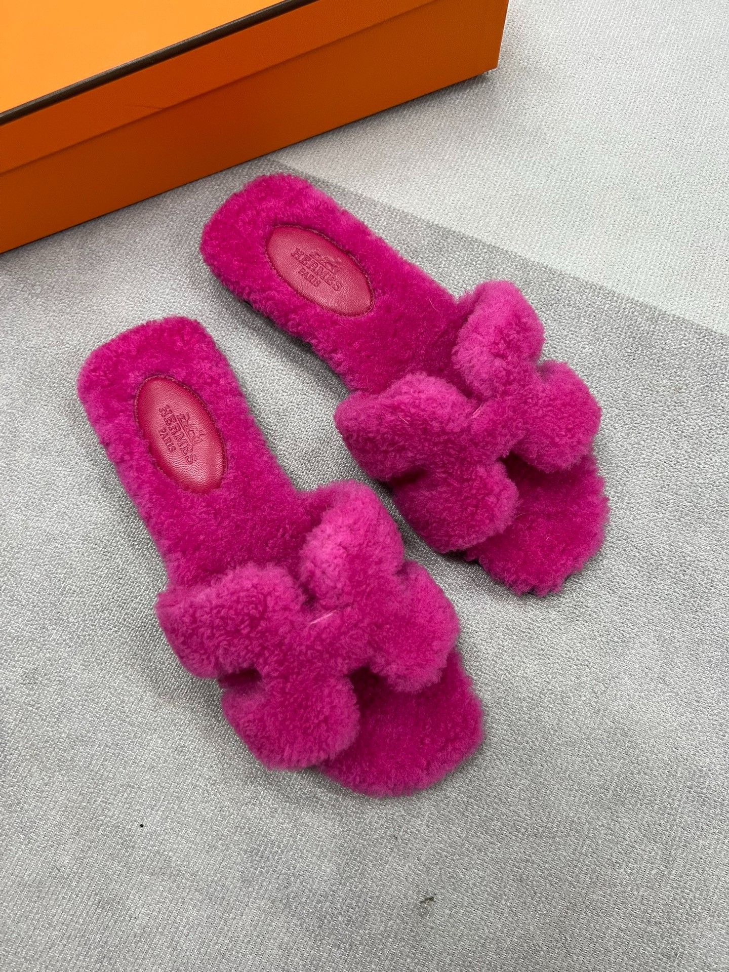 Hermes Hermes Pink Furry Teddy Slippers Size US 4.5 / IT 34.5 - 2 Thumbnail