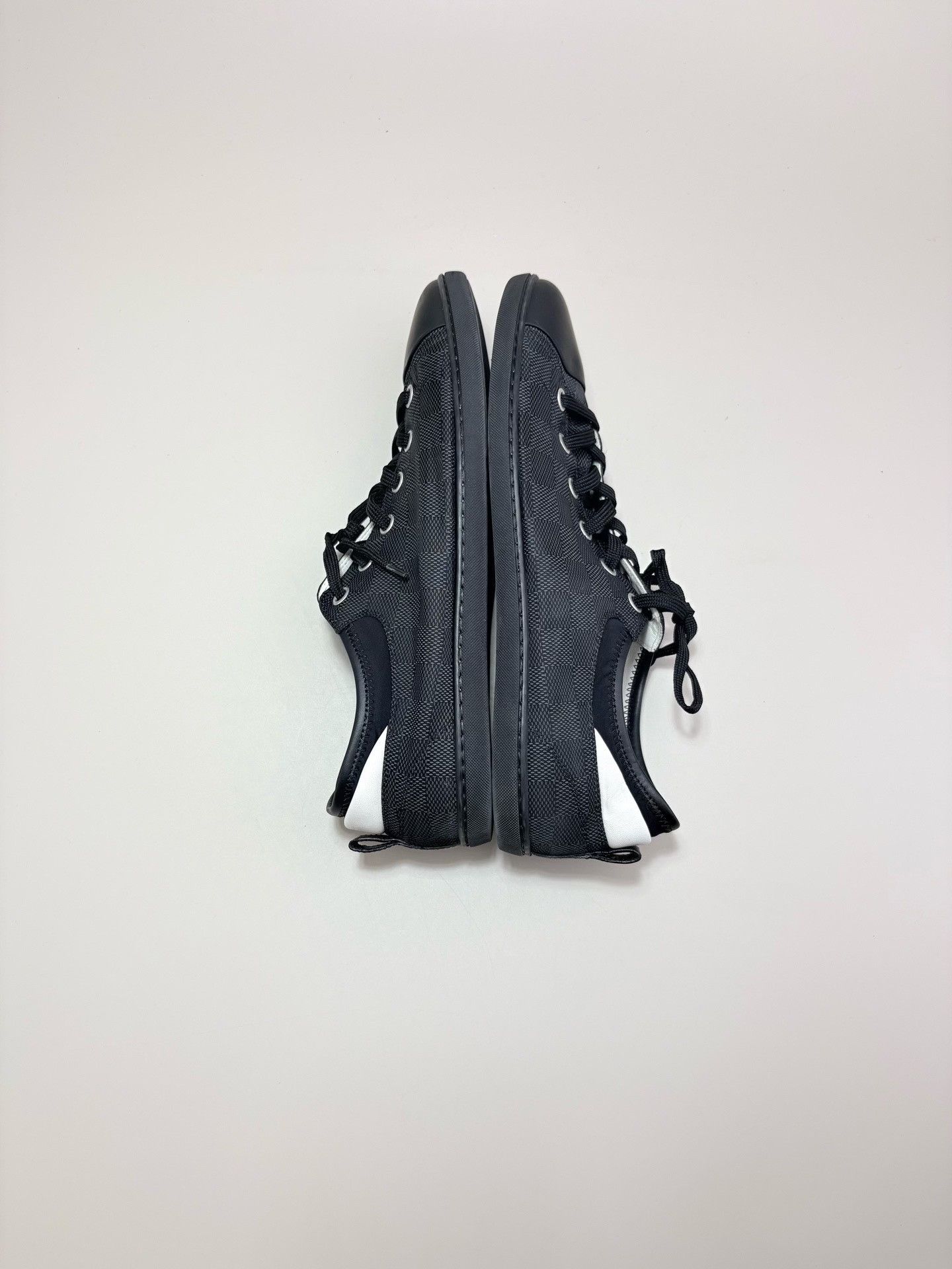 Louis Vuitton Louis Vuitton Black Damier Casual Shoes Size US 9 / EU 42 - 5 Thumbnail