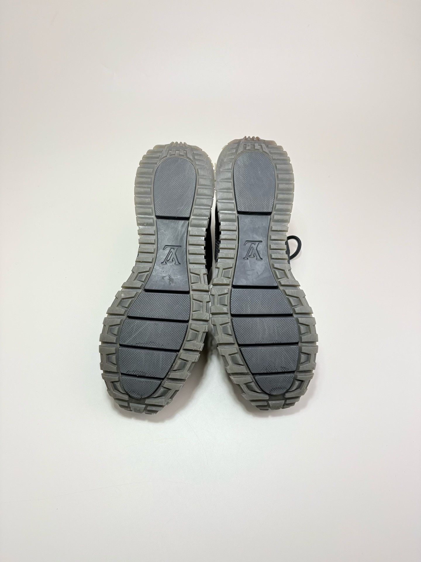 Louis Vuitton Louis Vuitton LV Run Away Sneakers Size US 7.5 / EU 40-41 - 6 Thumbnail