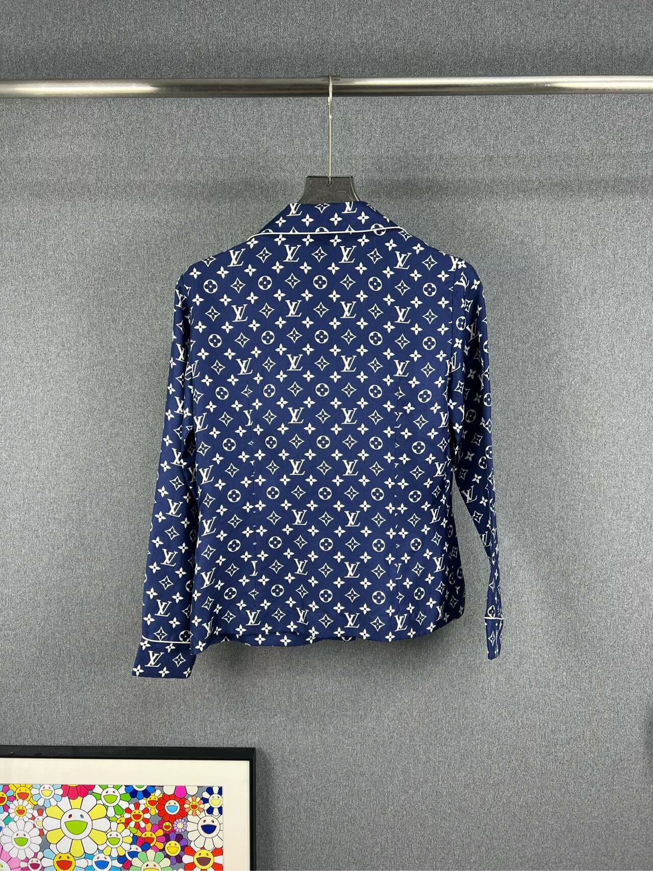 Louis Vuitton Louis Vuitton Monogram Silk Shirt Jacket Size XS / US 0-2 / IT 36-38 - 2 Thumbnail