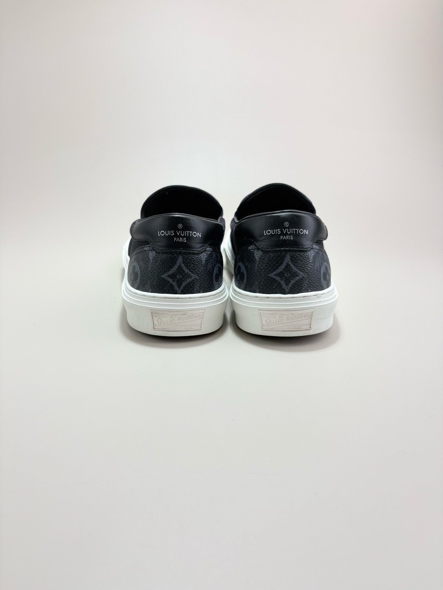 Louis Vuitton Louis Vuitton LV Monogram Slip-On Sneakers Size US 9 / EU 42 - 3 Thumbnail