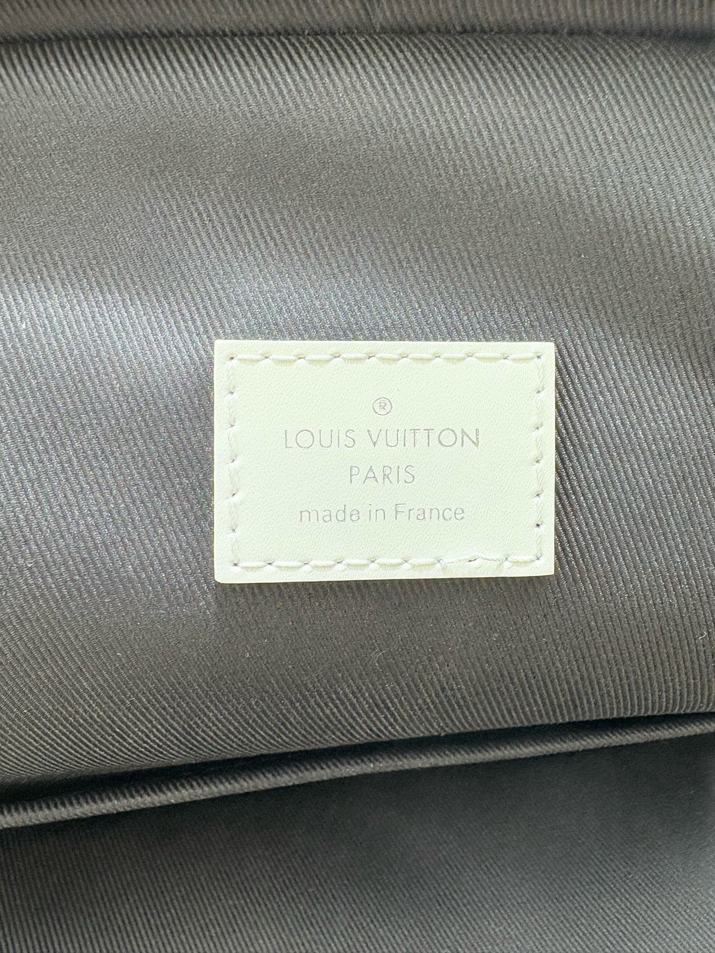 Louis Vuitton Louis Vuitton Damier Graphite Chest Shoulder Bag Size ONE SIZE - 6 Thumbnail