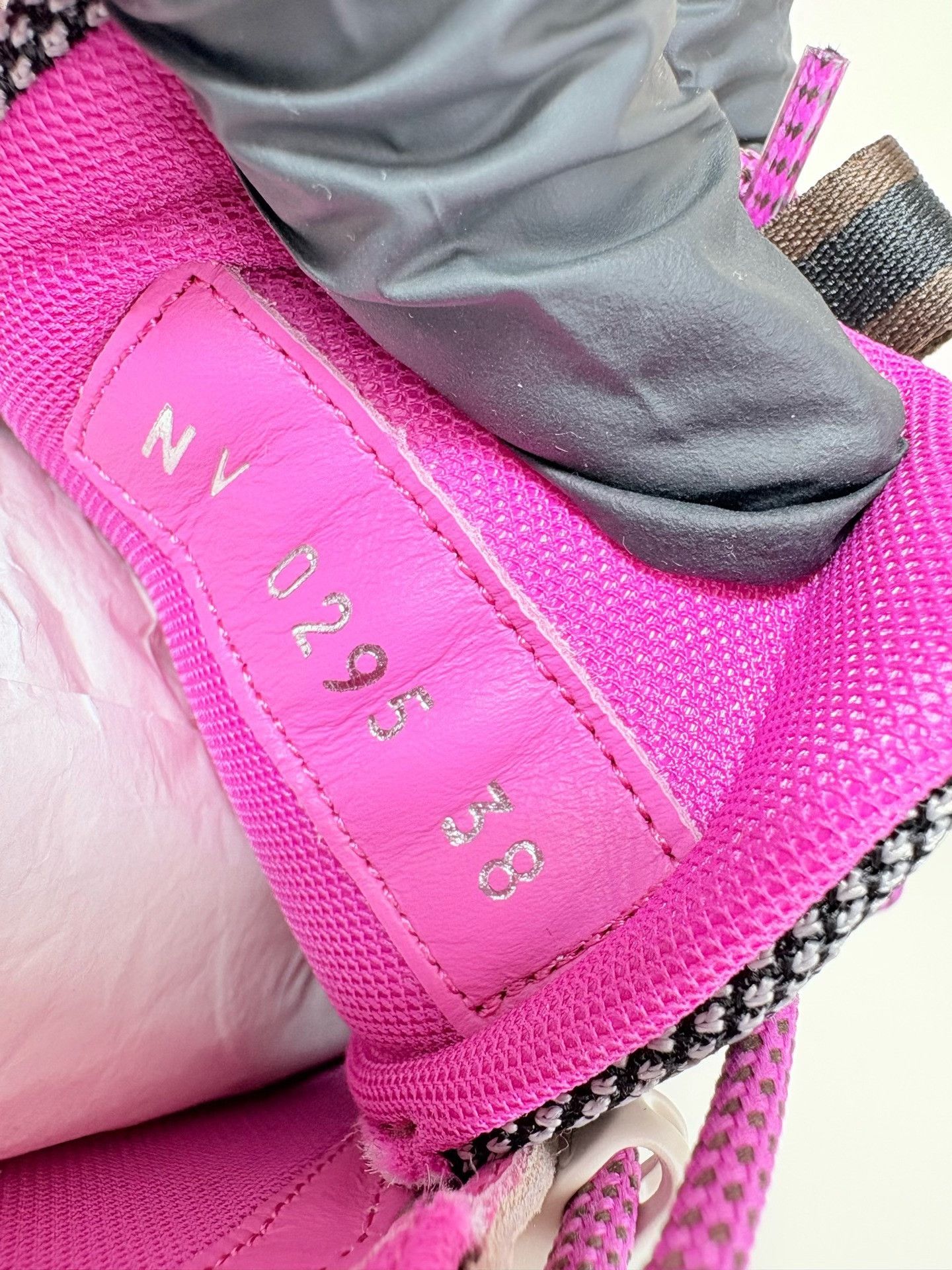 Louis Vuitton LOUIS VUITTON ROSSYRUSH XPLORER Sneakers Size US 7 / IT 37 - 7 Thumbnail