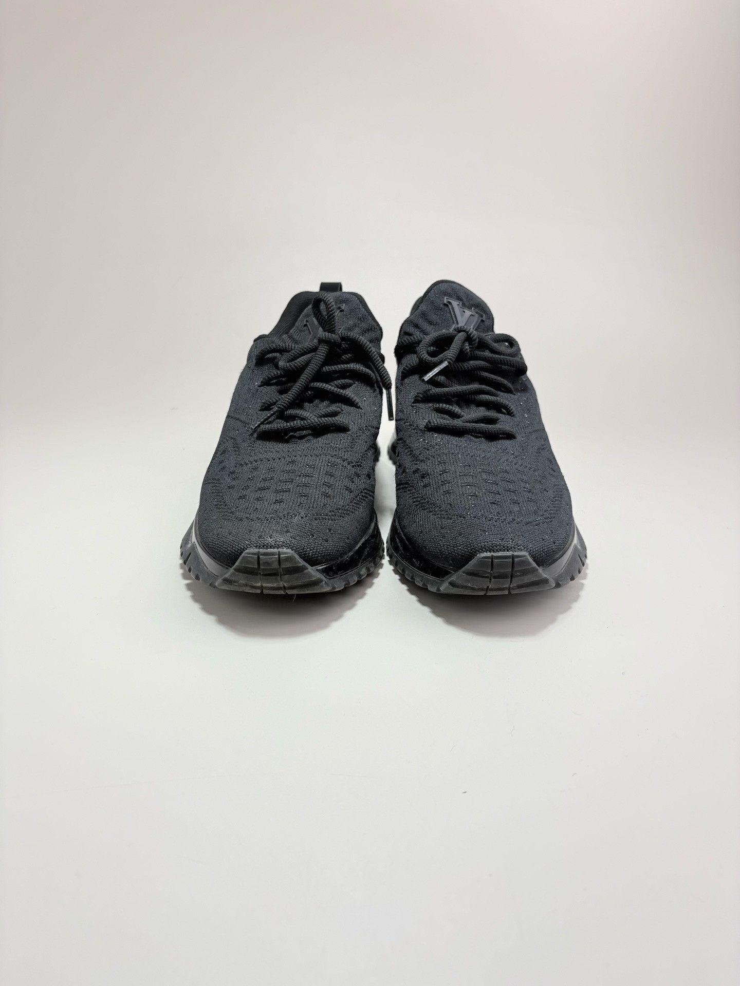 Louis Vuitton Louis Vuitton LV Black Knit Sneakers Size US 9 / EU 42 - 2 Thumbnail