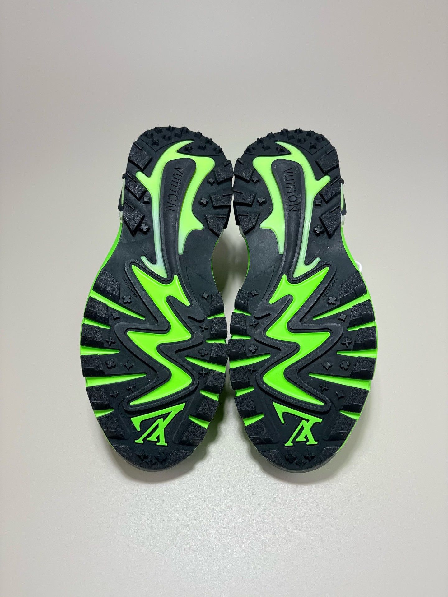 Louis Vuitton Louis Vuitton LV Runner Sneakers Size US 7 / EU 40 - 7 Thumbnail