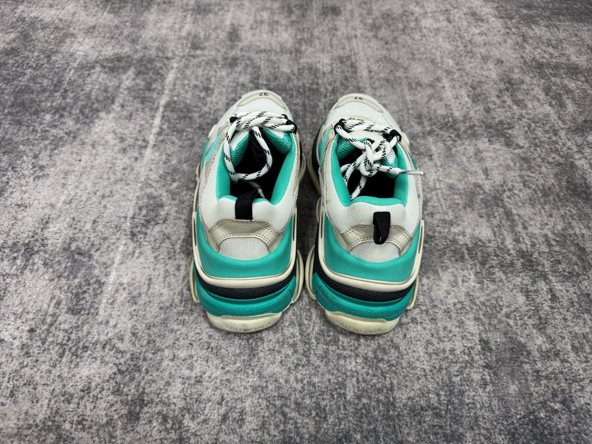 Balenciaga Balenciaga Triple S Sneakers Size US 6 / IT 36 - 3 Thumbnail