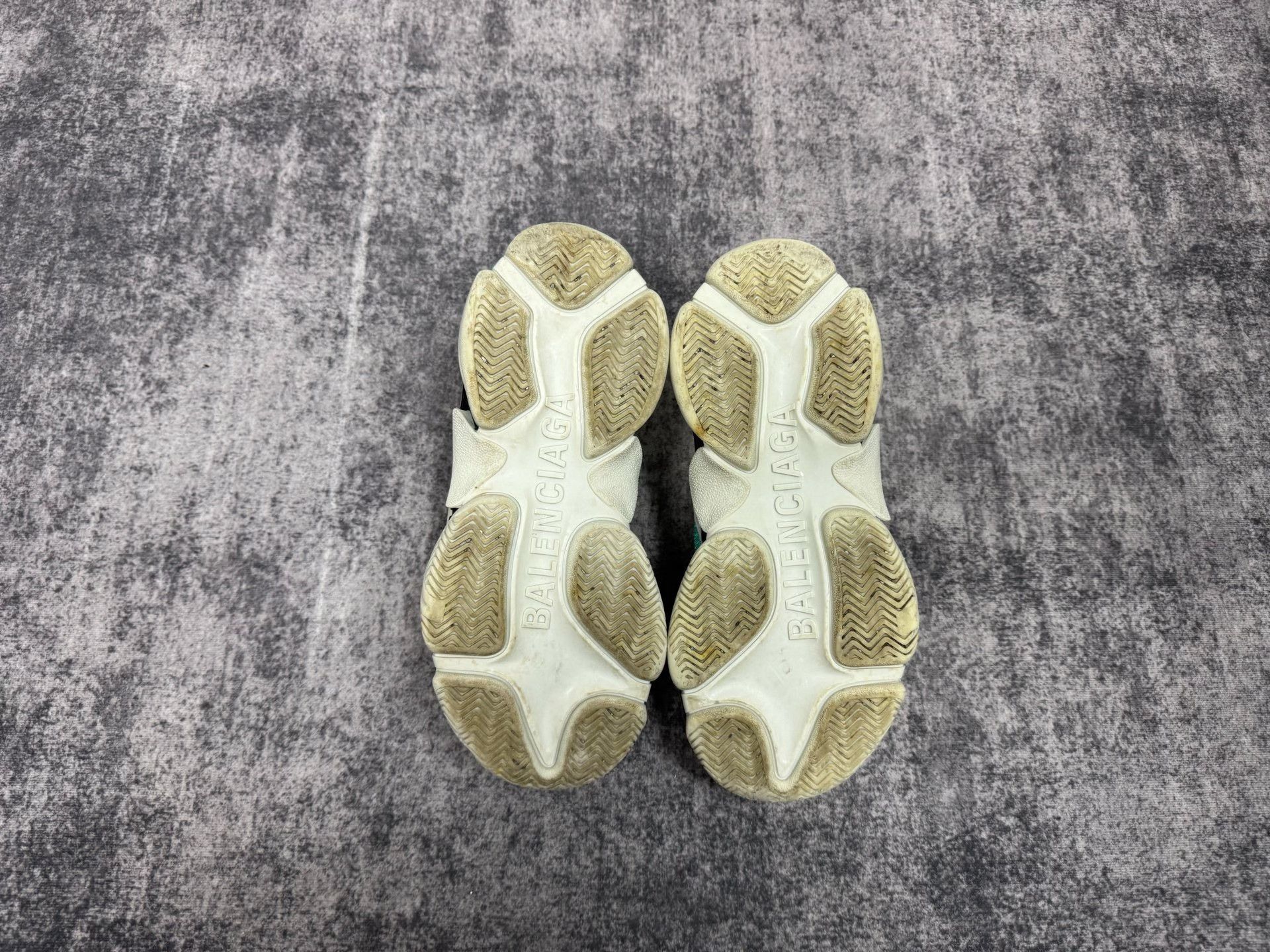 Balenciaga Balenciaga Triple S Sneakers Size US 6 / IT 36 - 7 Thumbnail