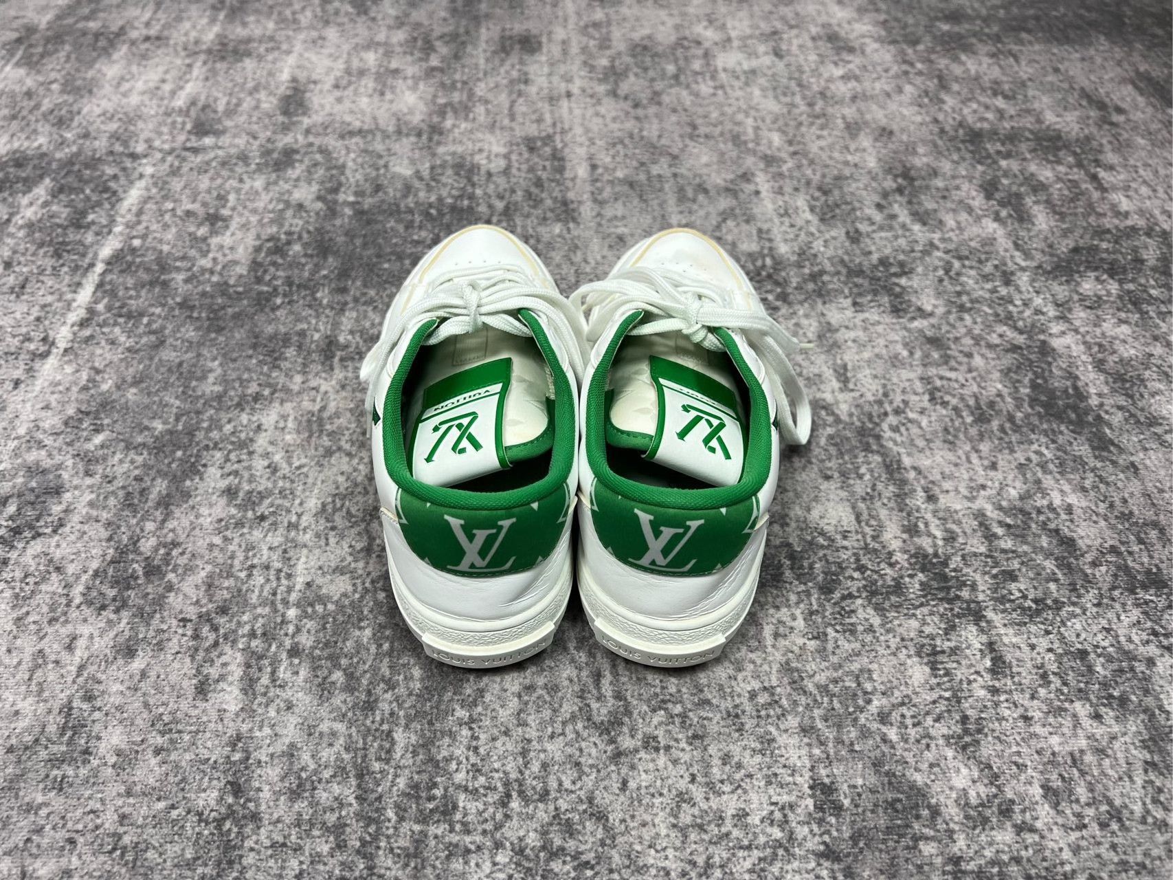 Louis Vuitton Louis Vuitton Monogram Logo Sneakers Size US 5.5 / IT 35.5 - 3 Thumbnail