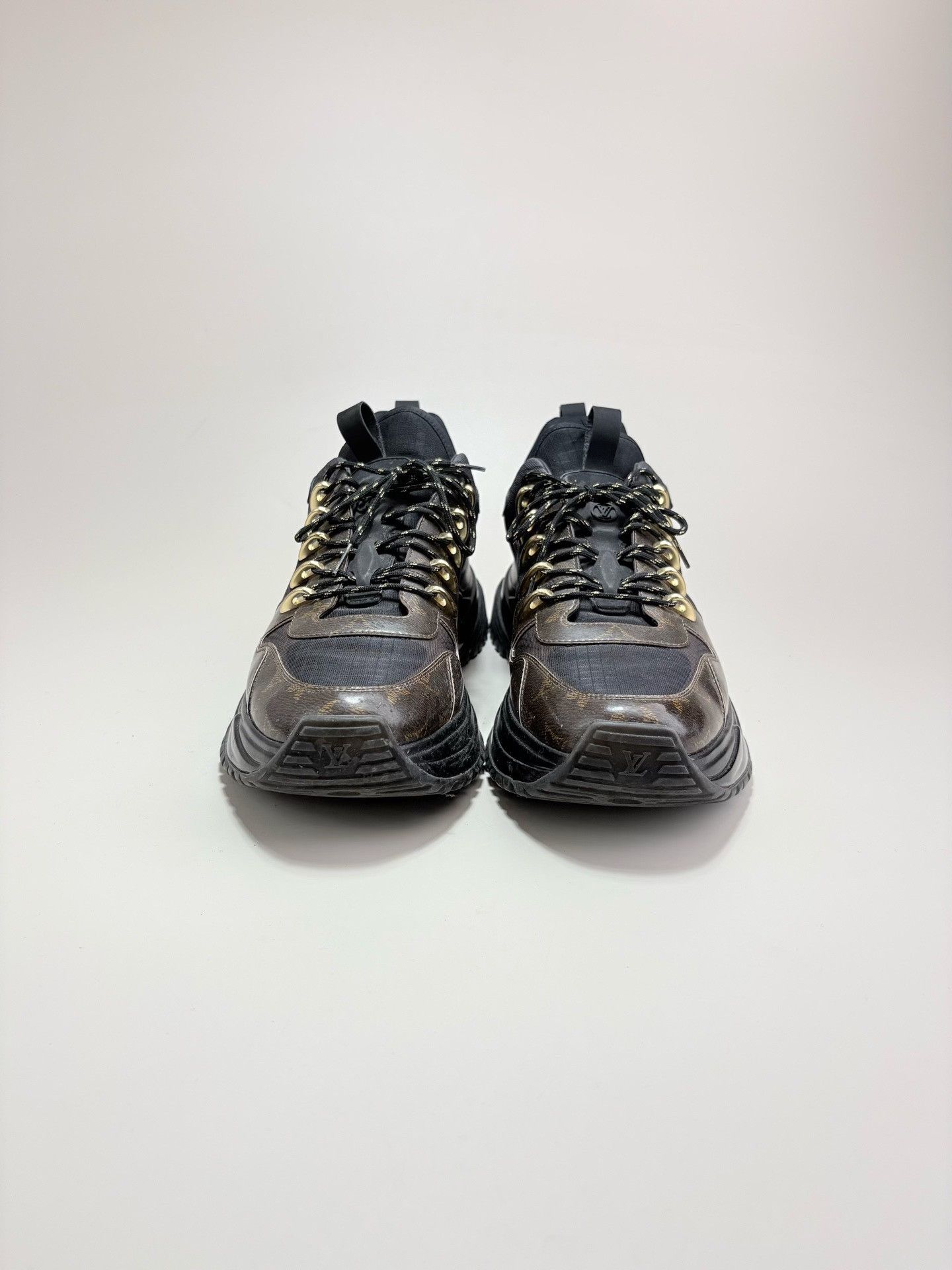 Louis Vuitton Louis Vuitton LV Run Away Sneakers Size US 10 / EU 43 - 2 Thumbnail