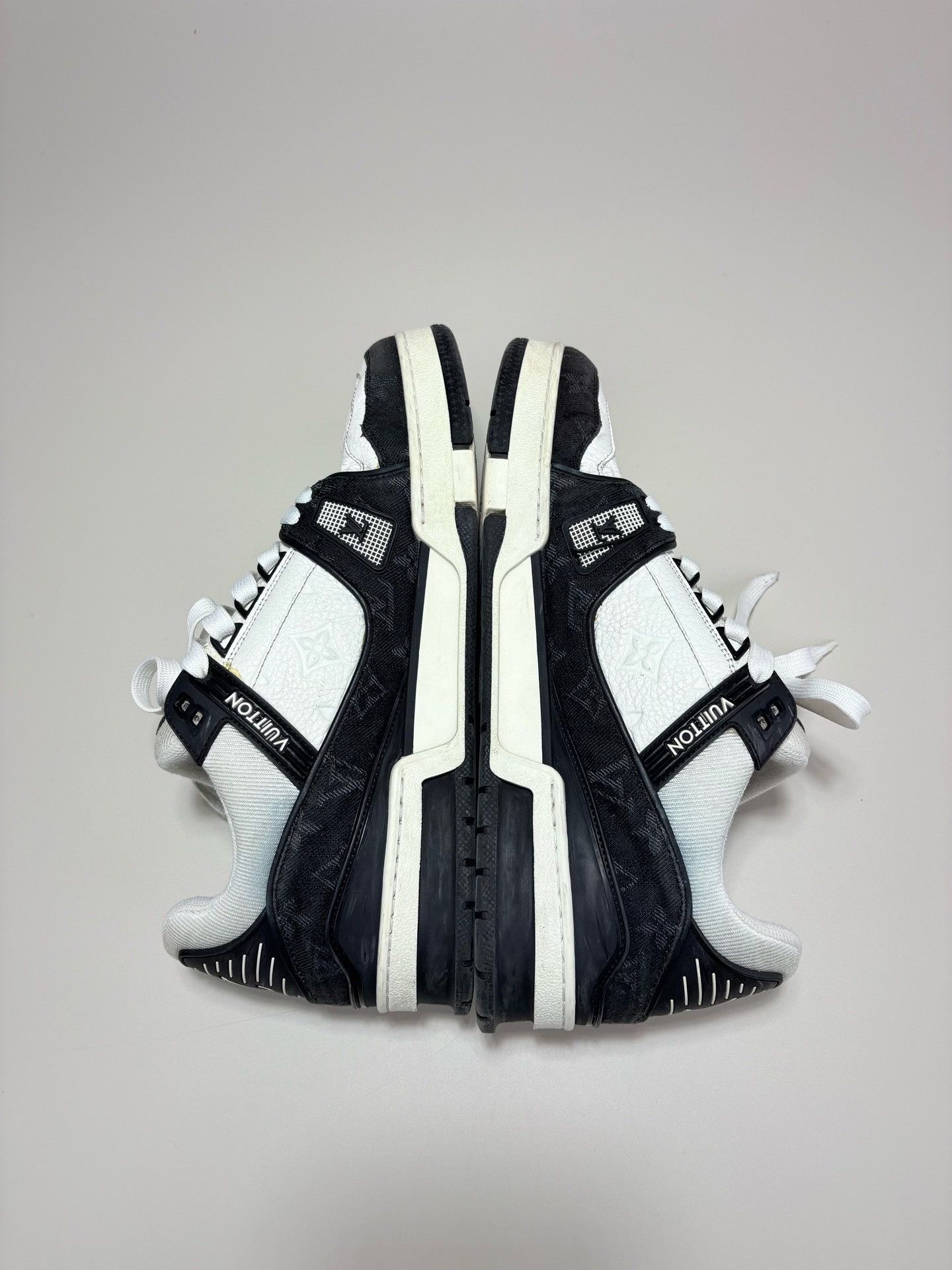 Louis Vuitton Louis Vuitton LV Trainer Panda Sneakers Size US 8.5 / EU 41-42 - 4 Thumbnail