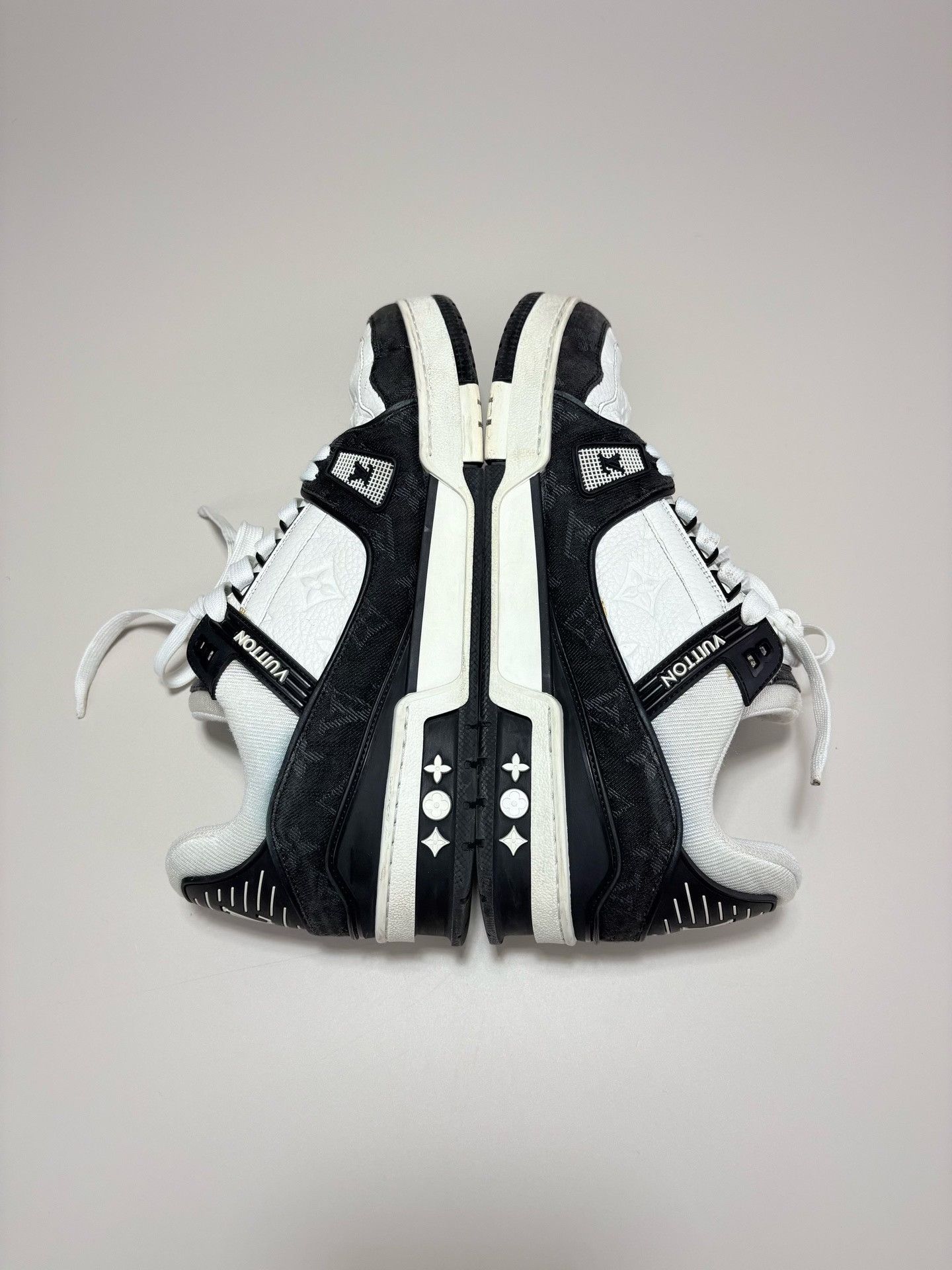 Louis Vuitton Louis Vuitton LV Trainer Panda Sneakers Size US 8.5 / EU 41-42 - 5 Thumbnail