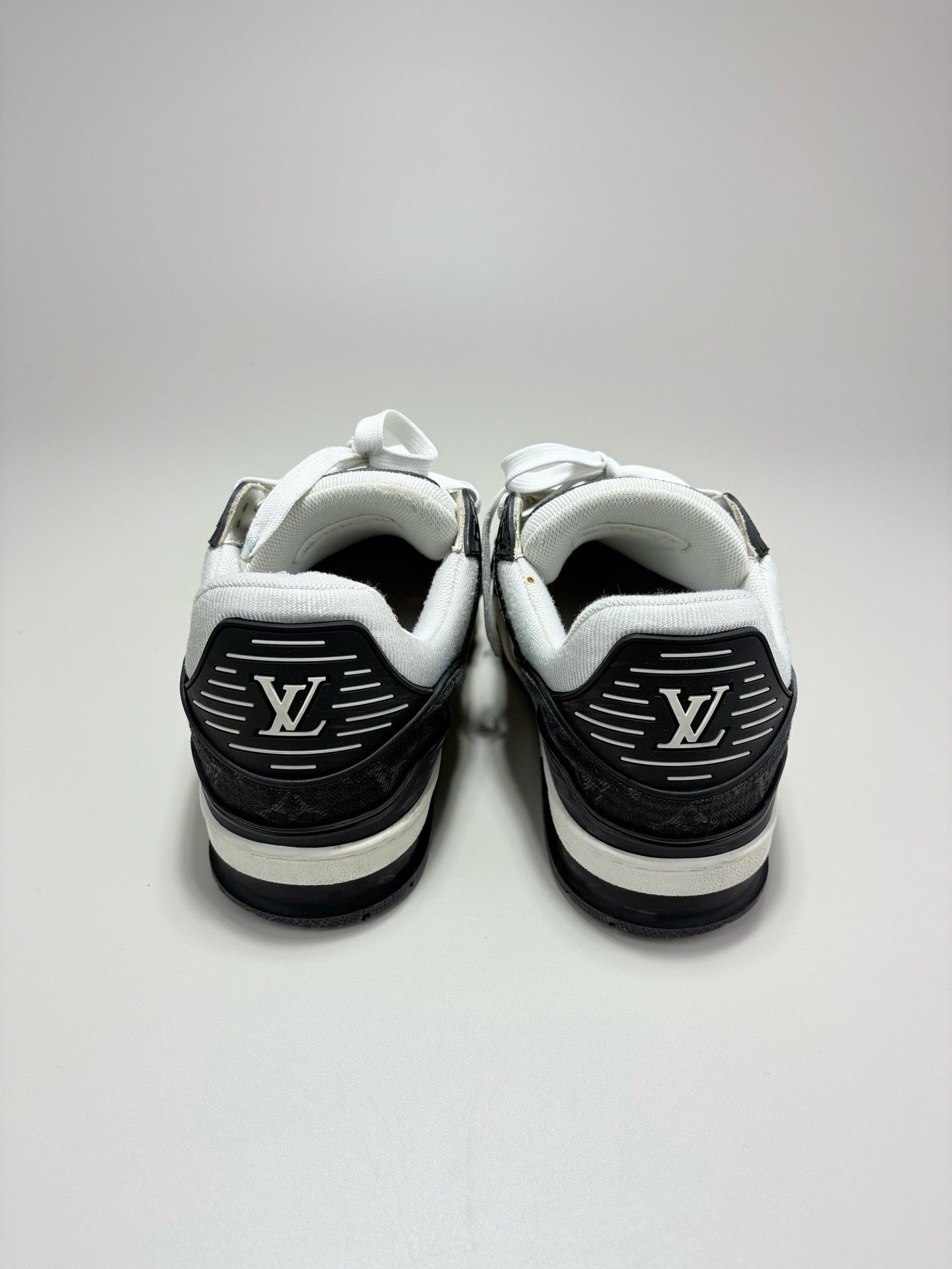 Louis Vuitton Louis Vuitton LV Trainer Panda Sneakers Size US 8.5 / EU 41-42 - 3 Thumbnail